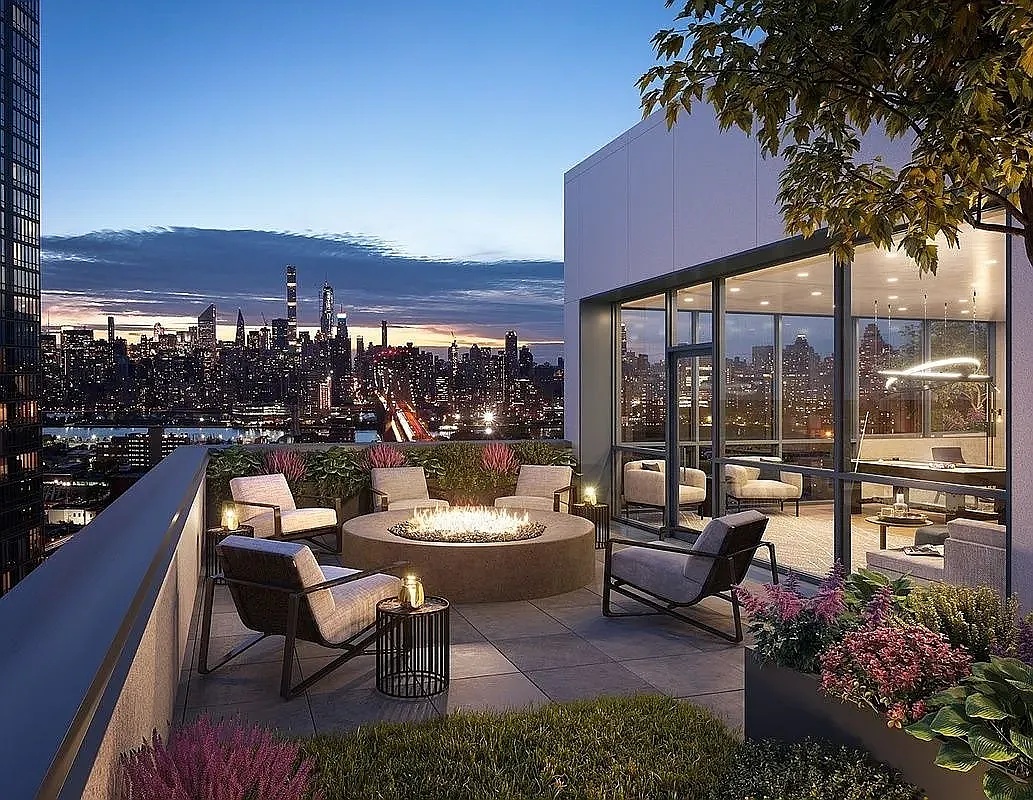 #19 photo, 24-16 Queens Plaza S, 뉴욕퀸즈 Long Island City , NY 11101