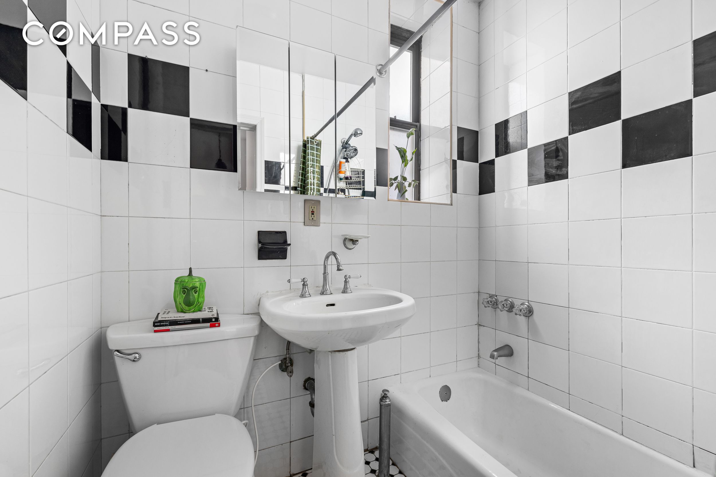 #10 photo, 7901 4th Avenue, הברונקס Bay Ridge , NY 11209