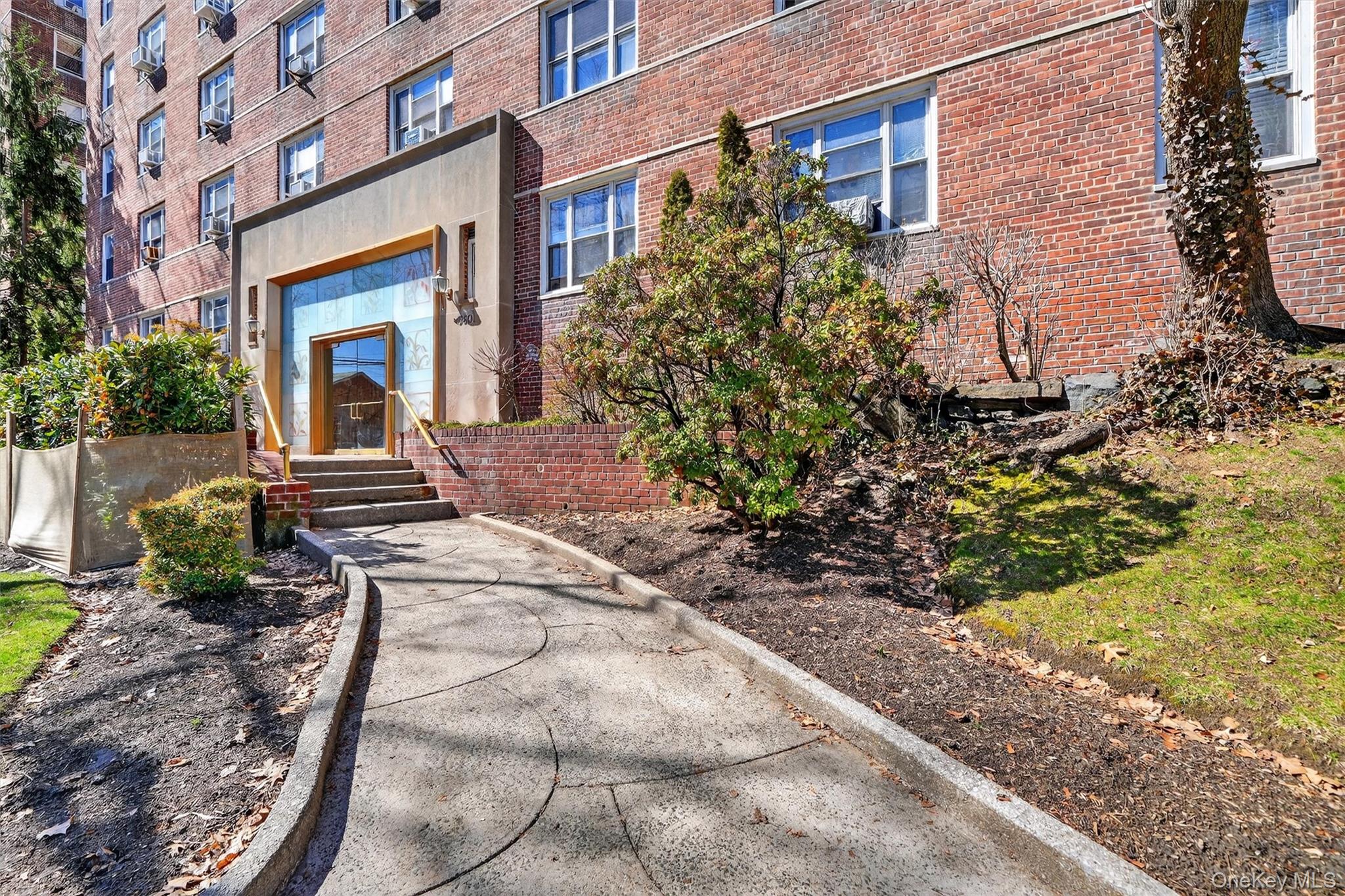 #2 photo, 5601 Riverdale Avenue, ब्रोंक्स Bronx , NY 10471