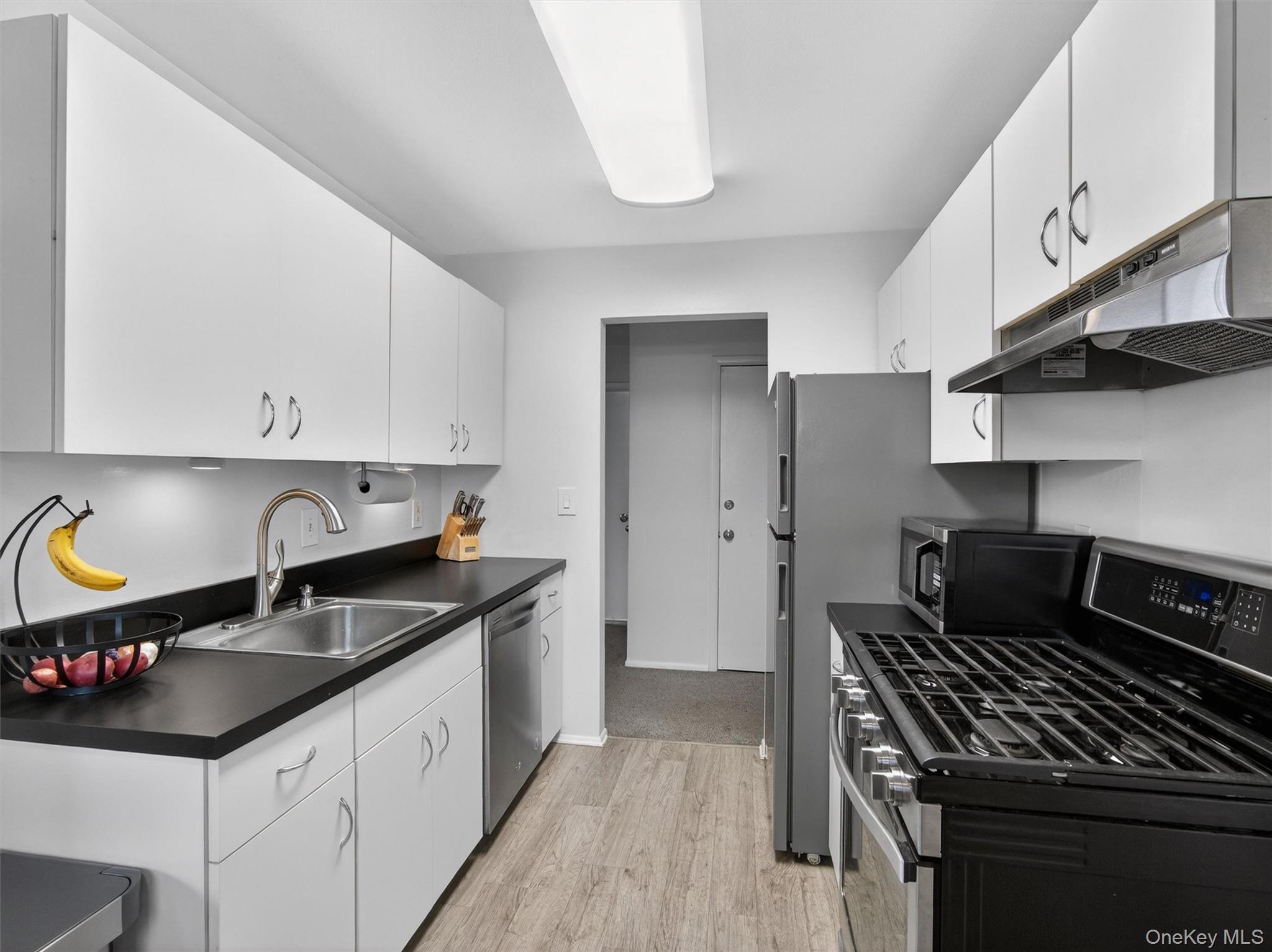 #10 photo, 210 Parkside Drive, Suffern , NY 10901