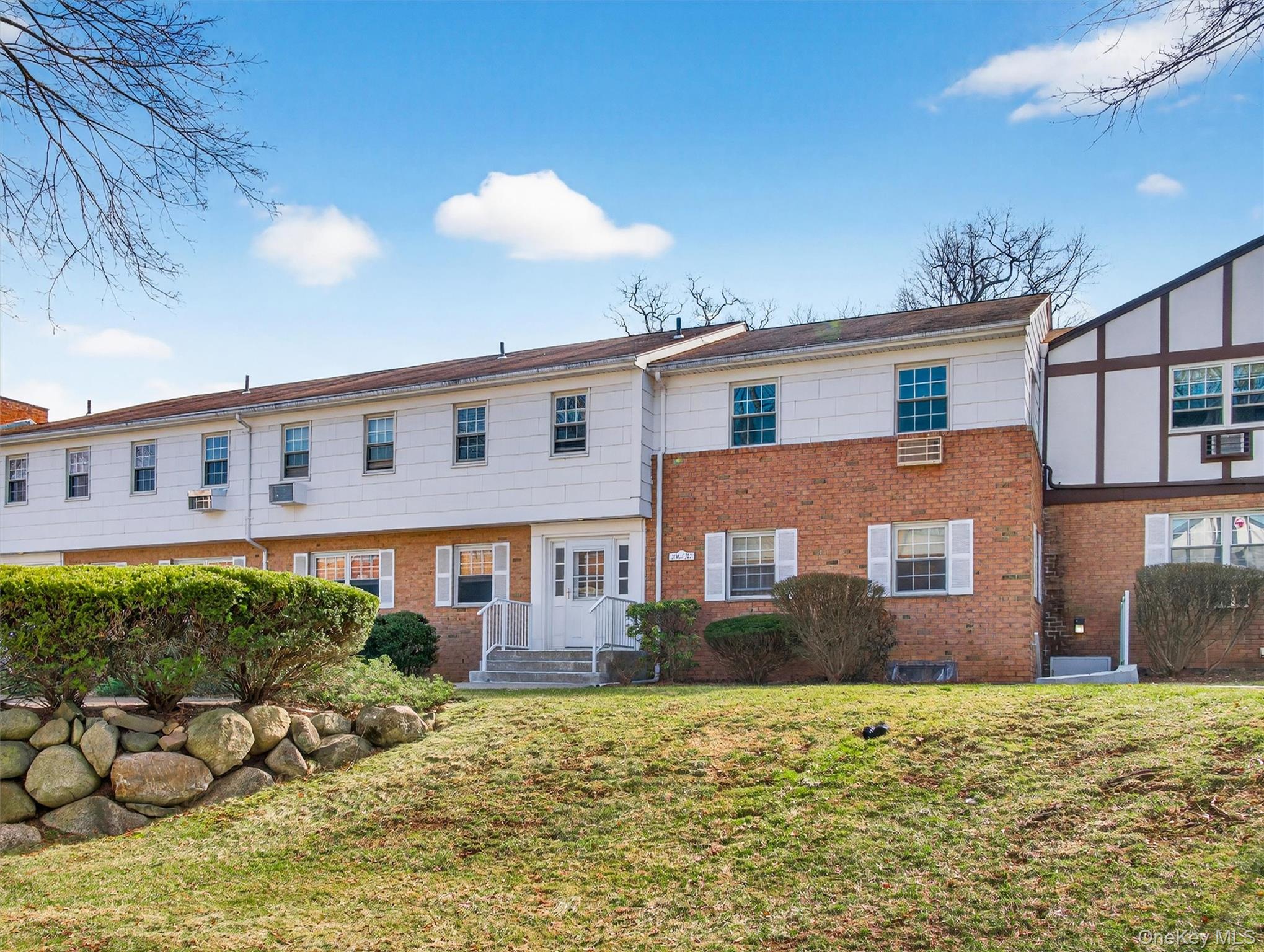 #3 photo, 210 Parkside Drive, Suffern , NY 10901