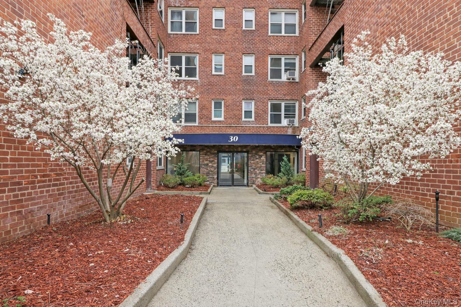 #2 photo, 30 N Broadway, 紐約州 White Plains , NY 10601