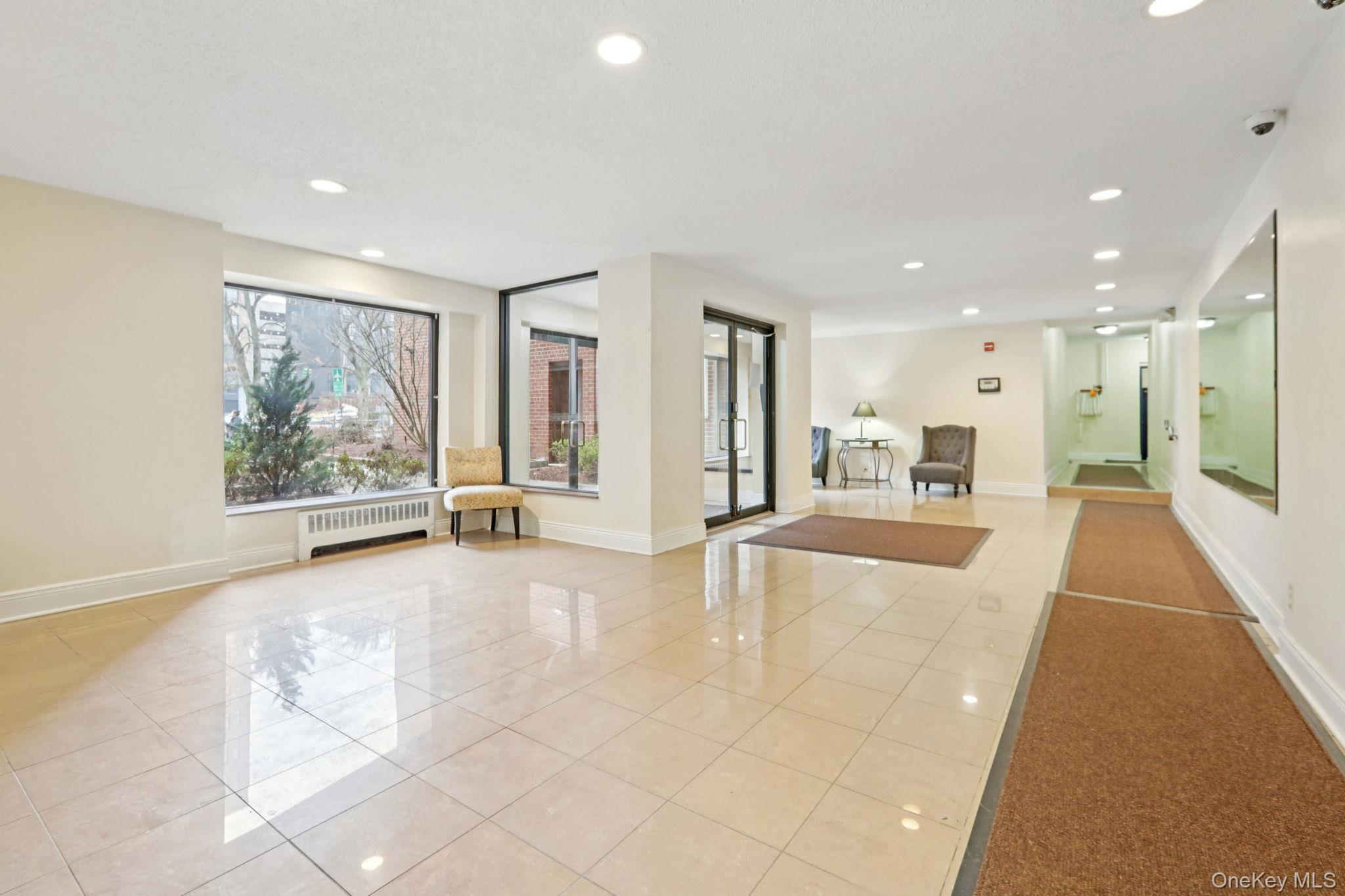 #5 photo, 30 N Broadway, 紐約州 White Plains , NY 10601