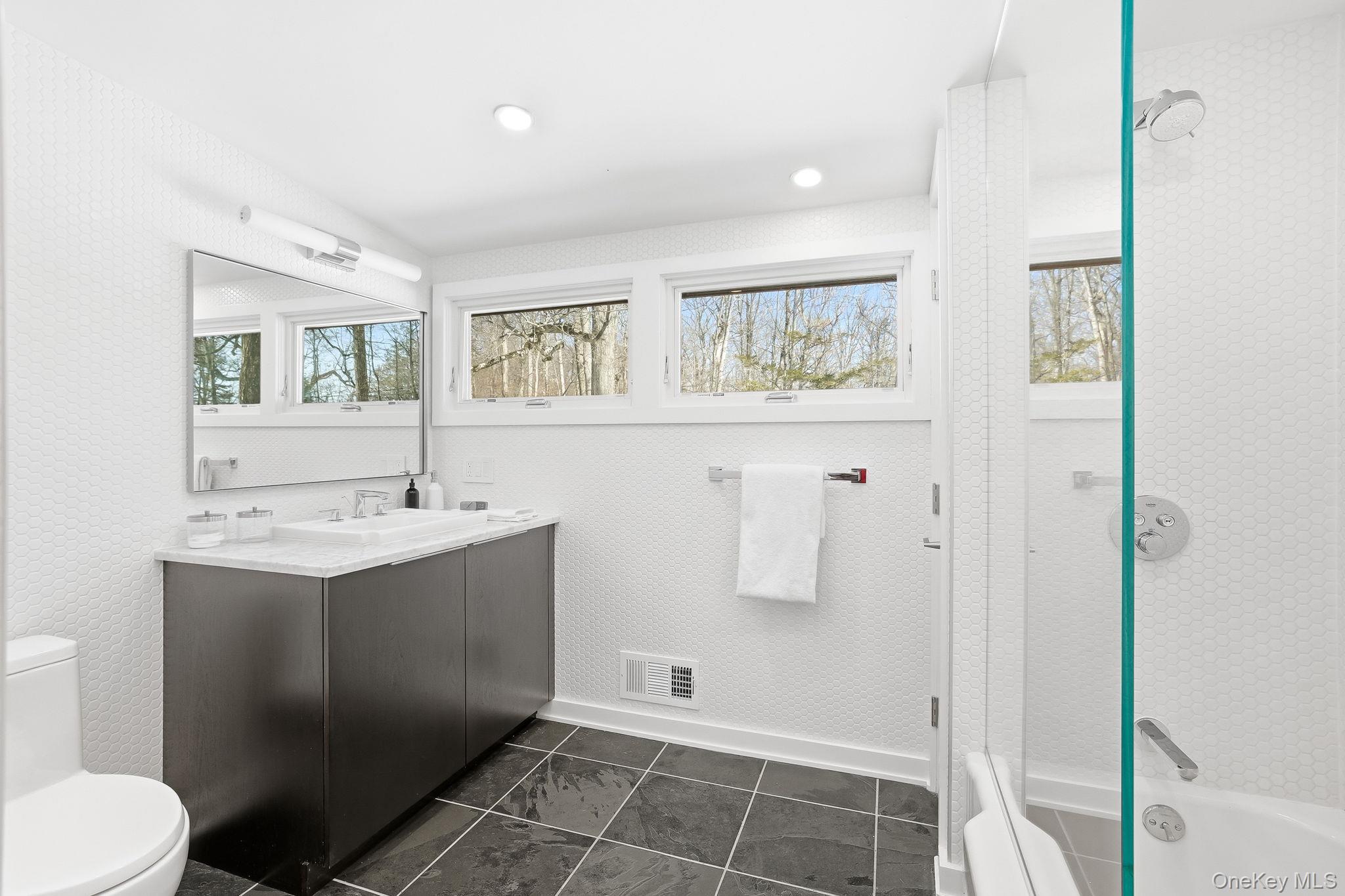 #17 photo, 150 N Healy Avenue, Hartsdale , NY 10530