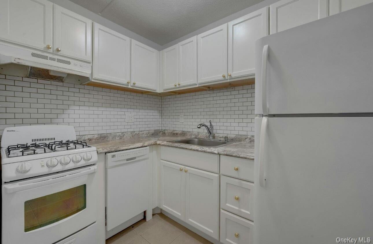 #3 photo, 4 Consulate Drive, Tuckahoe , NY 10707