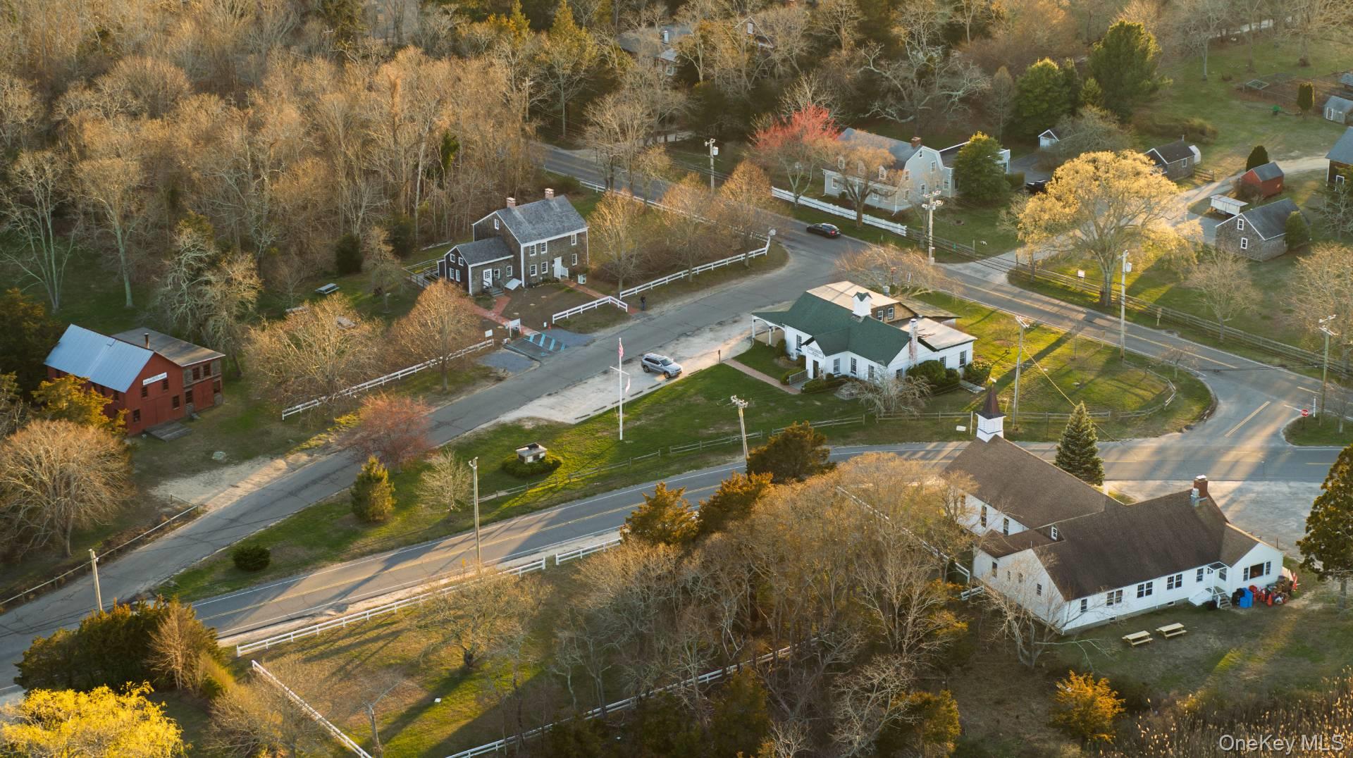 #12 photo, 32 School Street, East Hampton , NY 11937