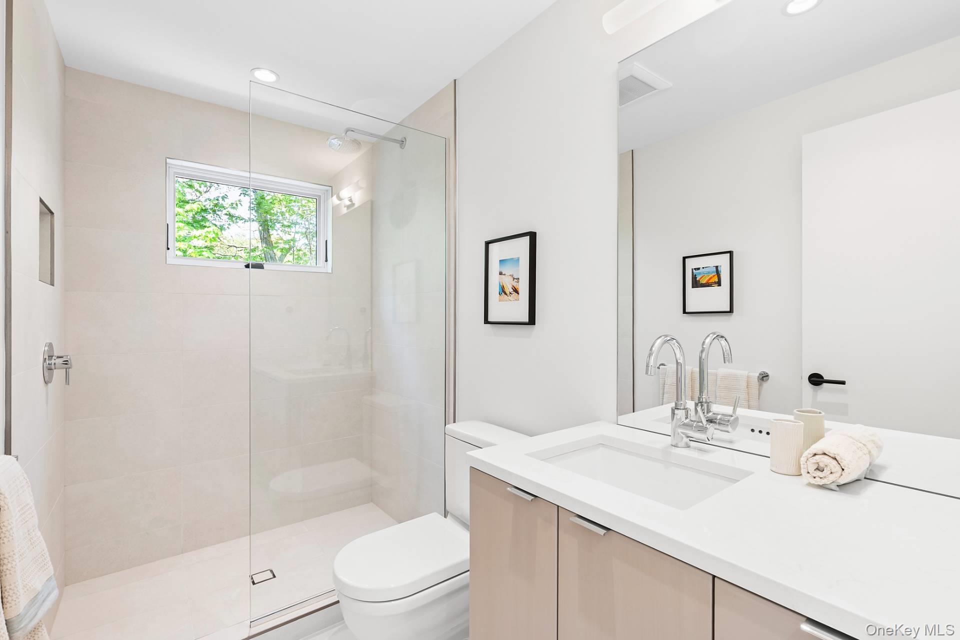 #8 photo, 32 School Street, East Hampton , NY 11937