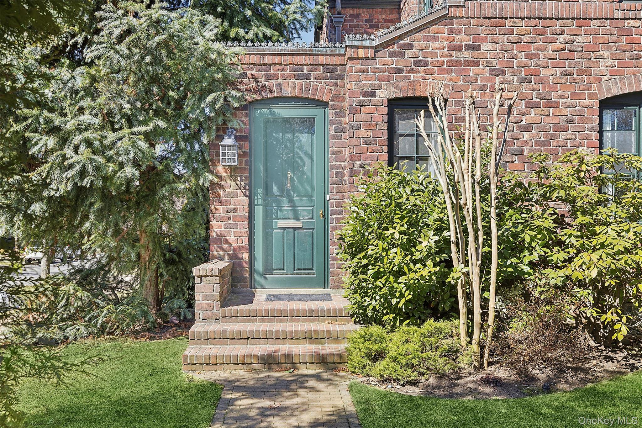 #2 photo, 205 Puritan Avenue, كوينز Forest Hills , NY 11375