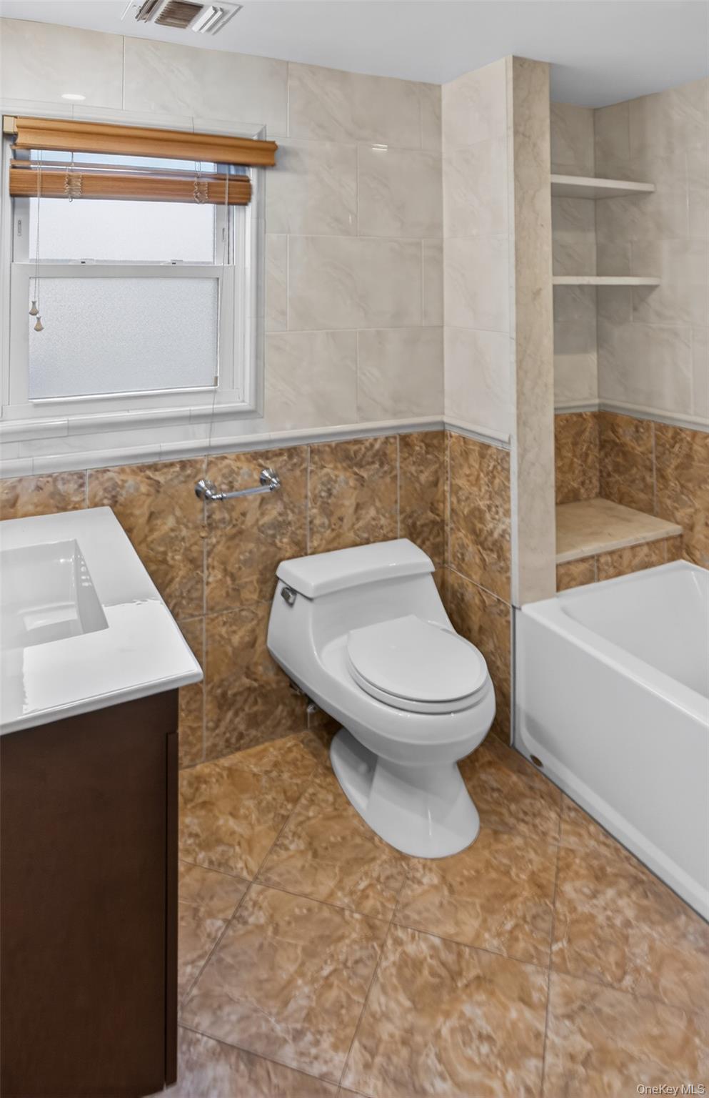 #10 photo, 256 Royal Avenue, Mineola , NY 11501