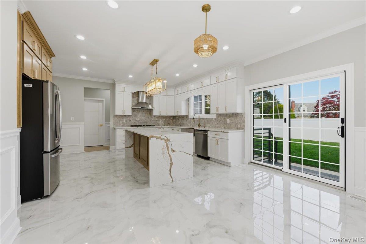 #14 photo, 2235 1st Street, Нассау ‖ East Meadow , NY 11554