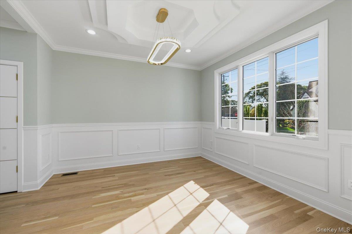 #6 photo, 2235 1st Street, Нассау ‖ East Meadow , NY 11554