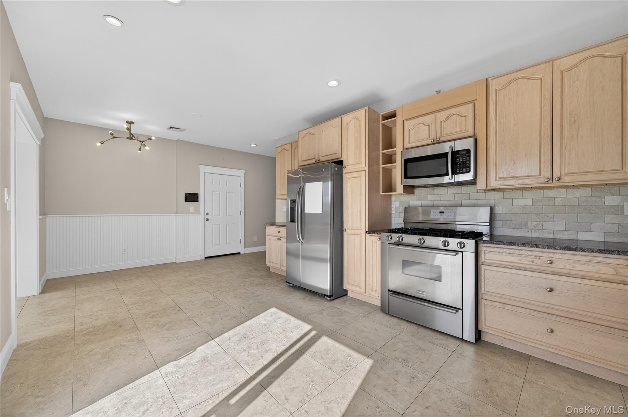 #10 photo, 24 Bayville Avenue, Bayville , NY 11709