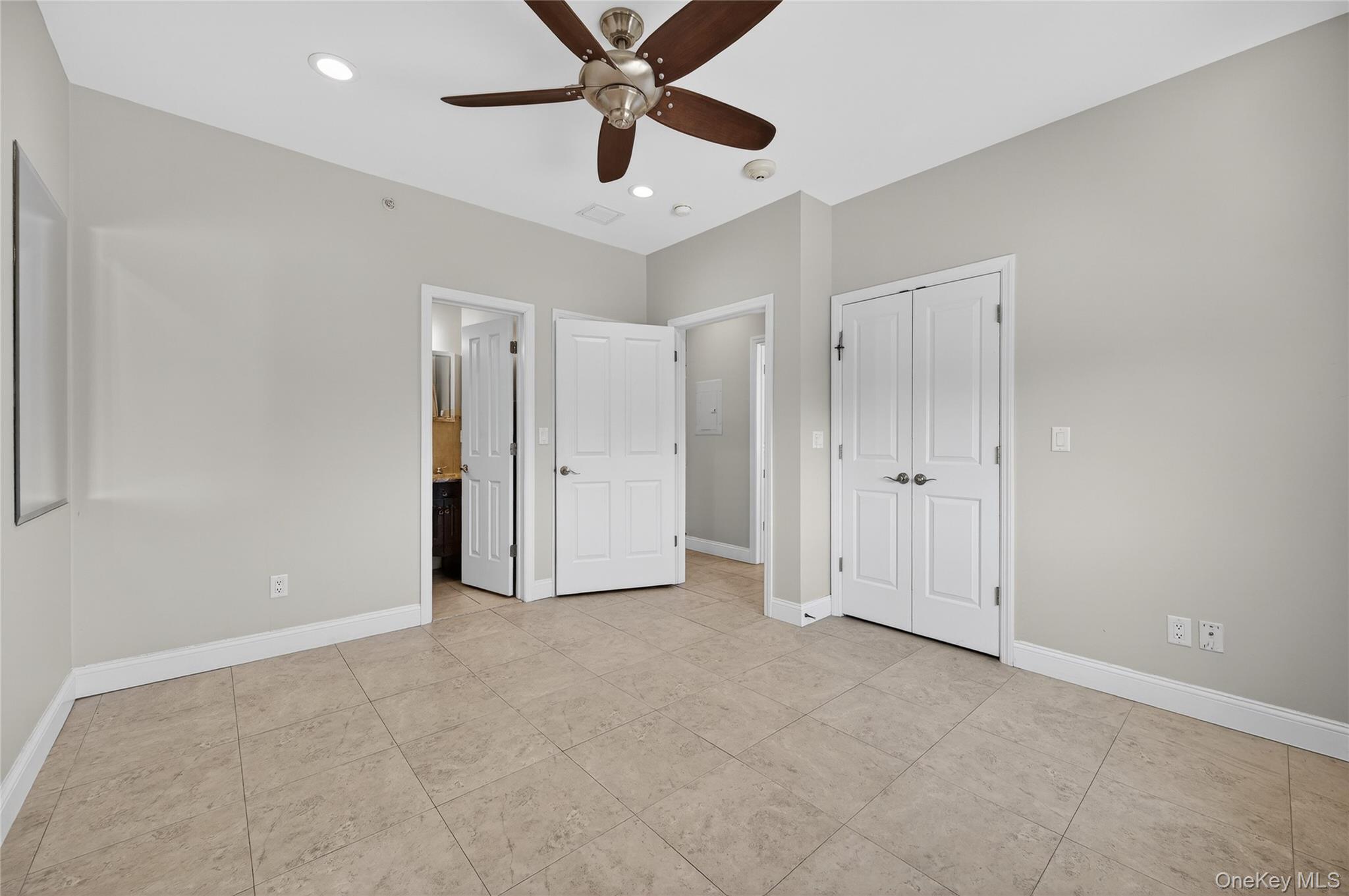 #17 photo, 24 Bayville Avenue, Bayville , NY 11709