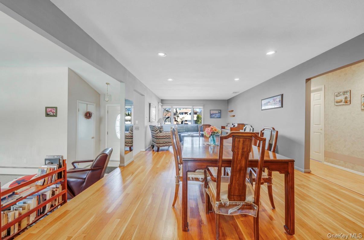 #3 photo, 8 Leeward Lane, Commack , NY 11725