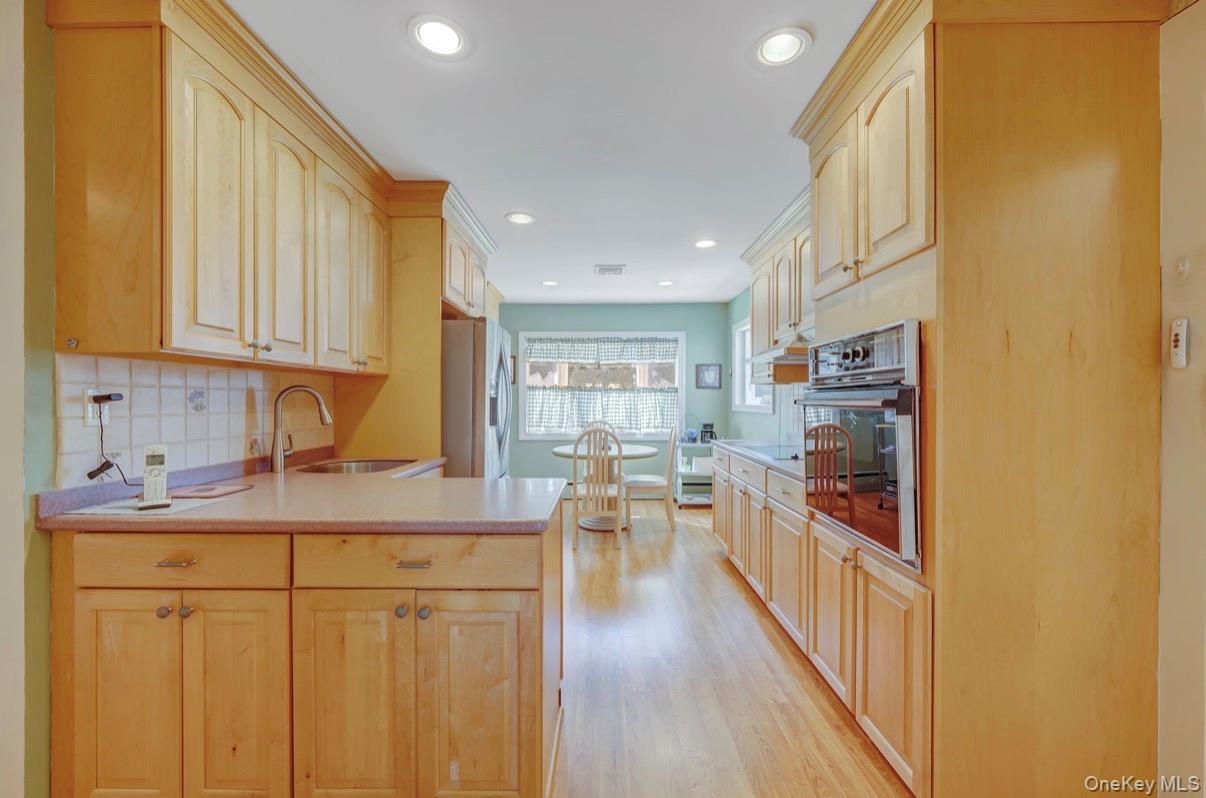 #4 photo, 8 Leeward Lane, Commack , NY 11725