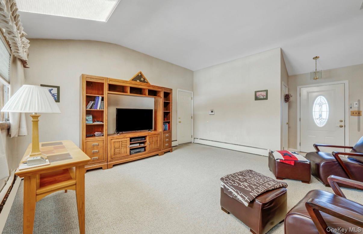 #6 photo, 8 Leeward Lane, Commack , NY 11725