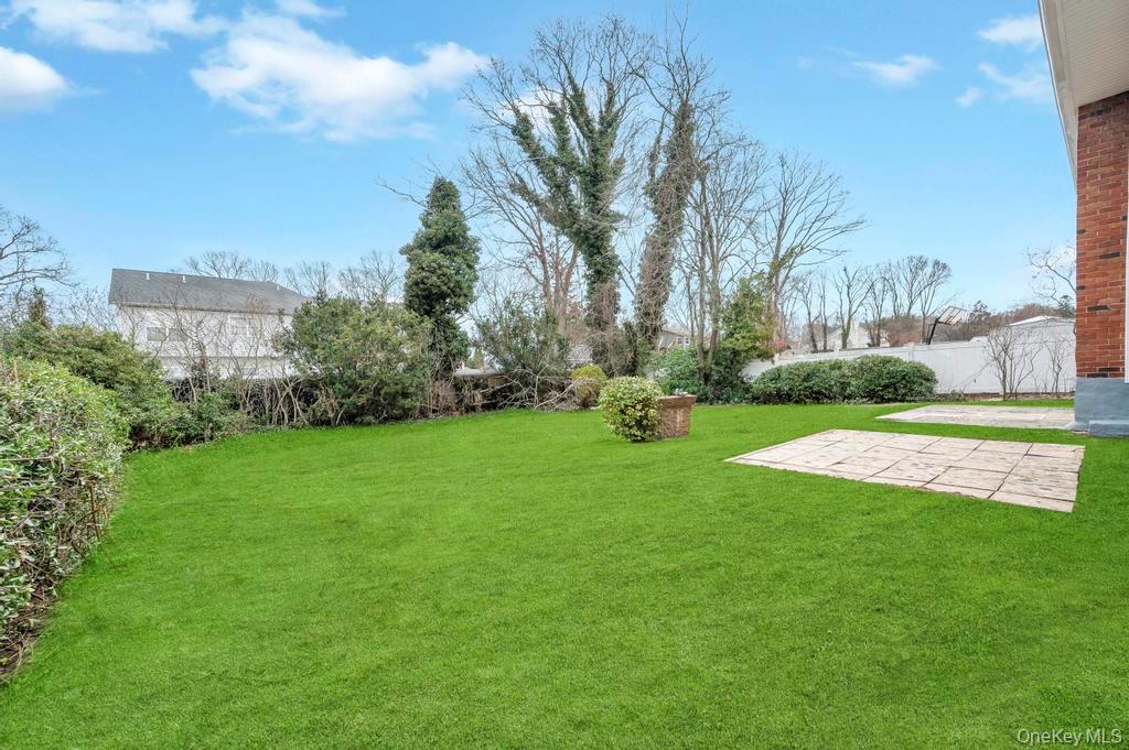 #5 photo, 339 Avenue B, 東長島 Ronkonkoma , NY 11779