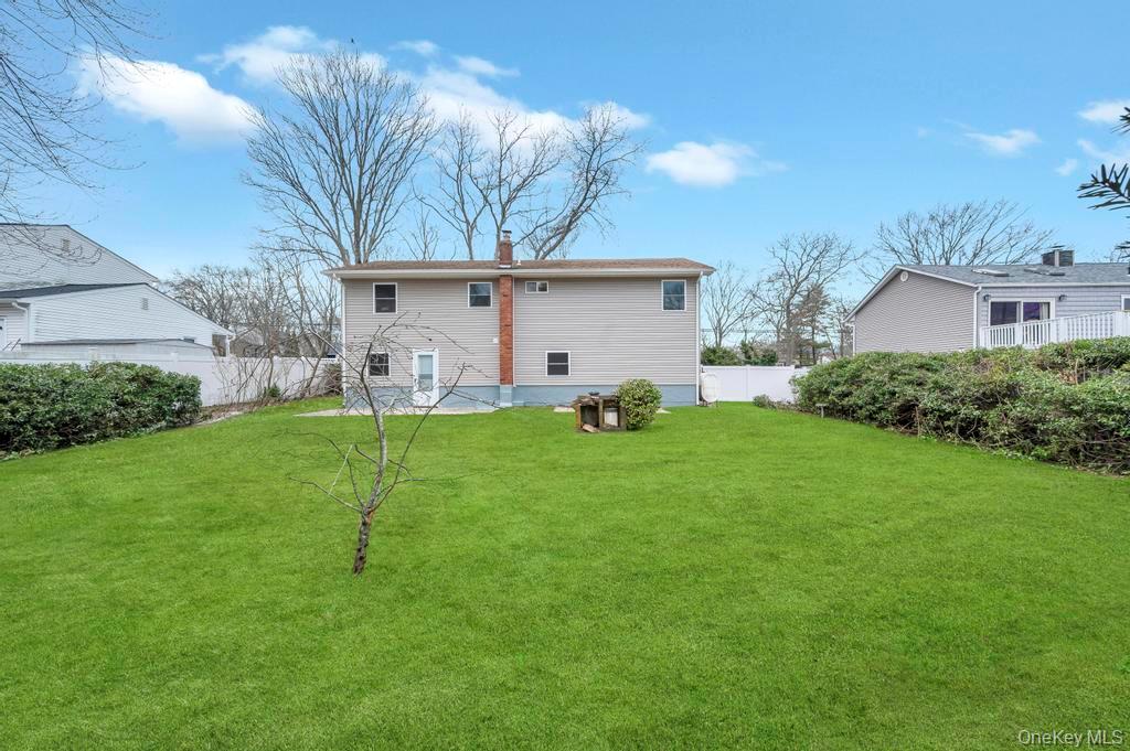 #7 photo, 339 Avenue B, 東長島 Ronkonkoma , NY 11779