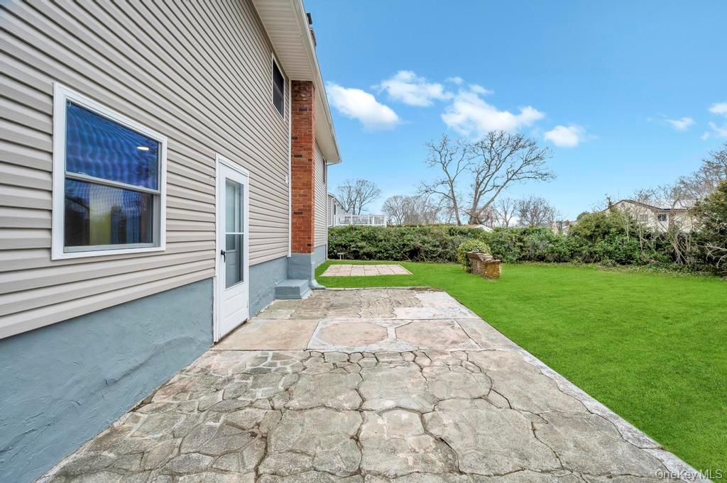 #9 photo, 339 Avenue B, 東長島 Ronkonkoma , NY 11779