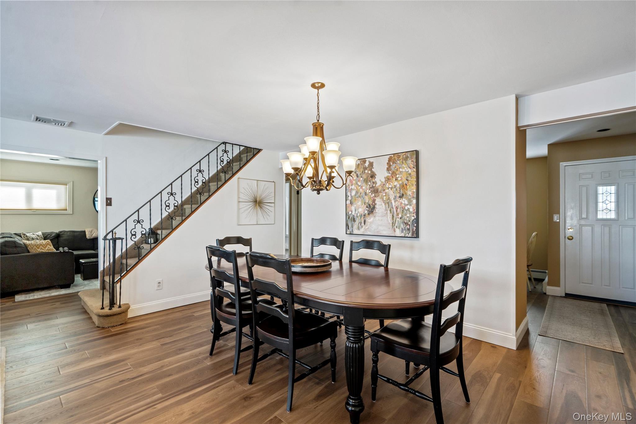 #10 photo, 18 Bridle Lane, ناسو Hicksville , NY 11801