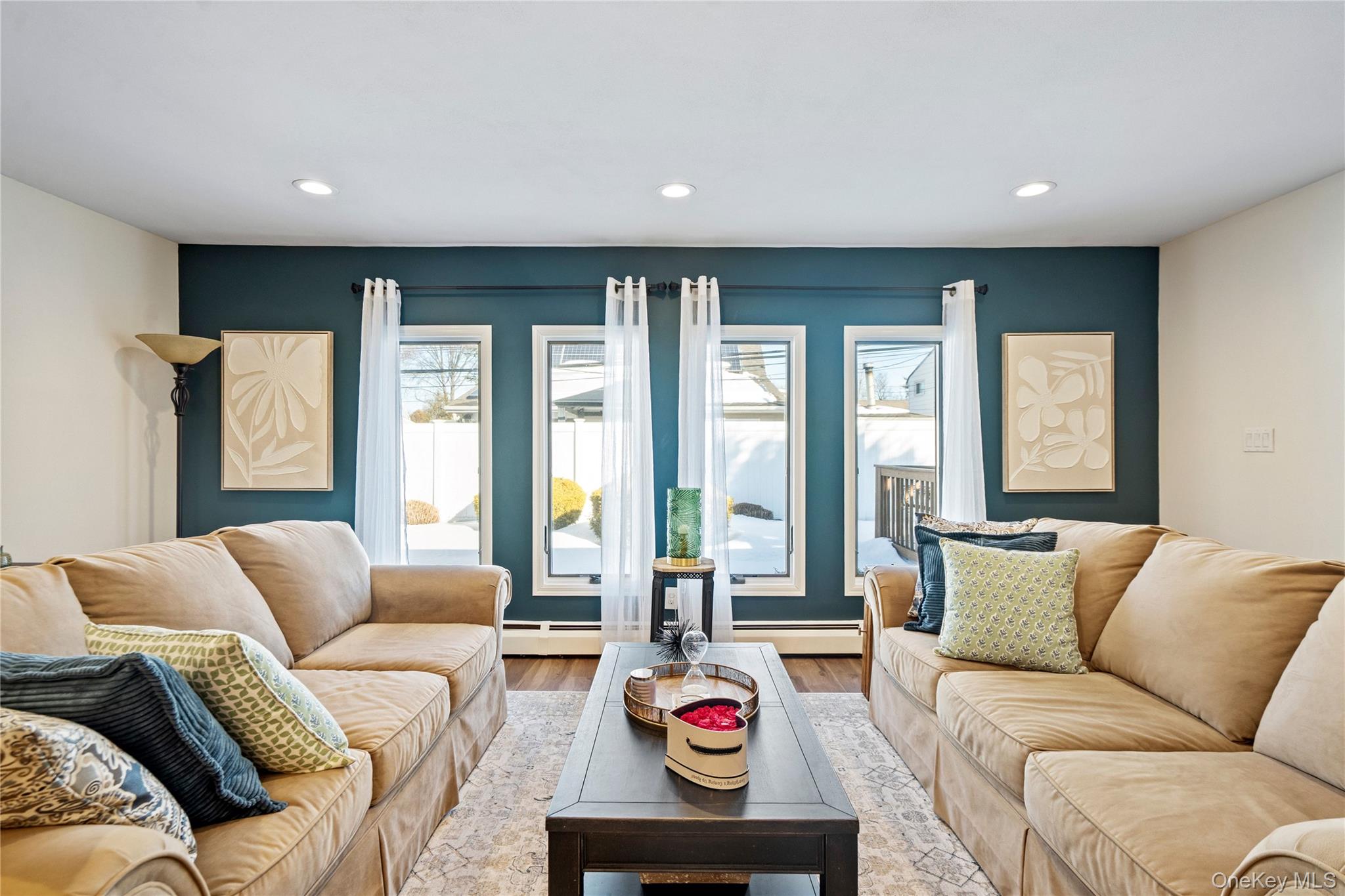 #8 photo, 18 Bridle Lane, ناسو Hicksville , NY 11801