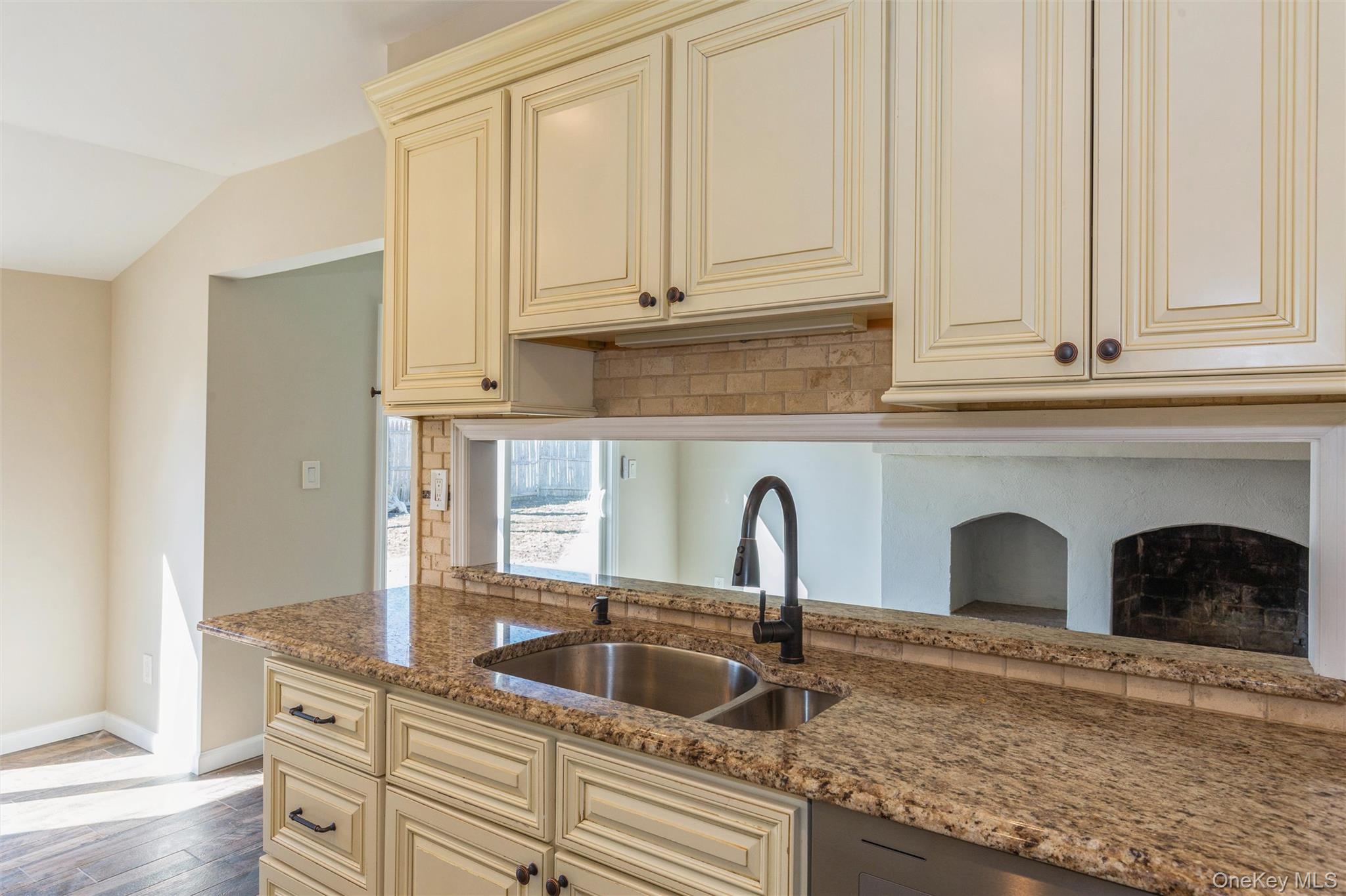 #10 photo, 12 Fowler Lane, सफ़ोक काउंटी Mount Sinai , NY 11766