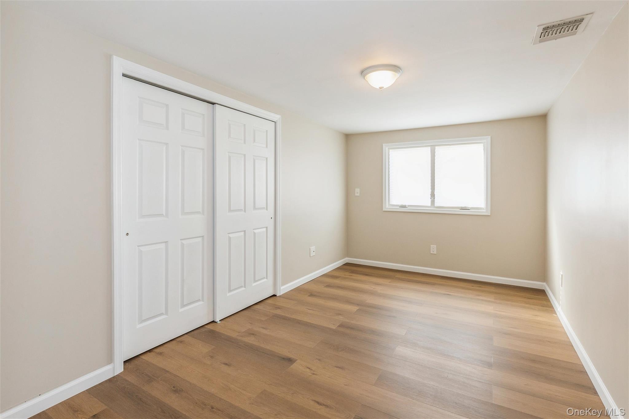 #15 photo, 12 Fowler Lane, सफ़ोक काउंटी Mount Sinai , NY 11766