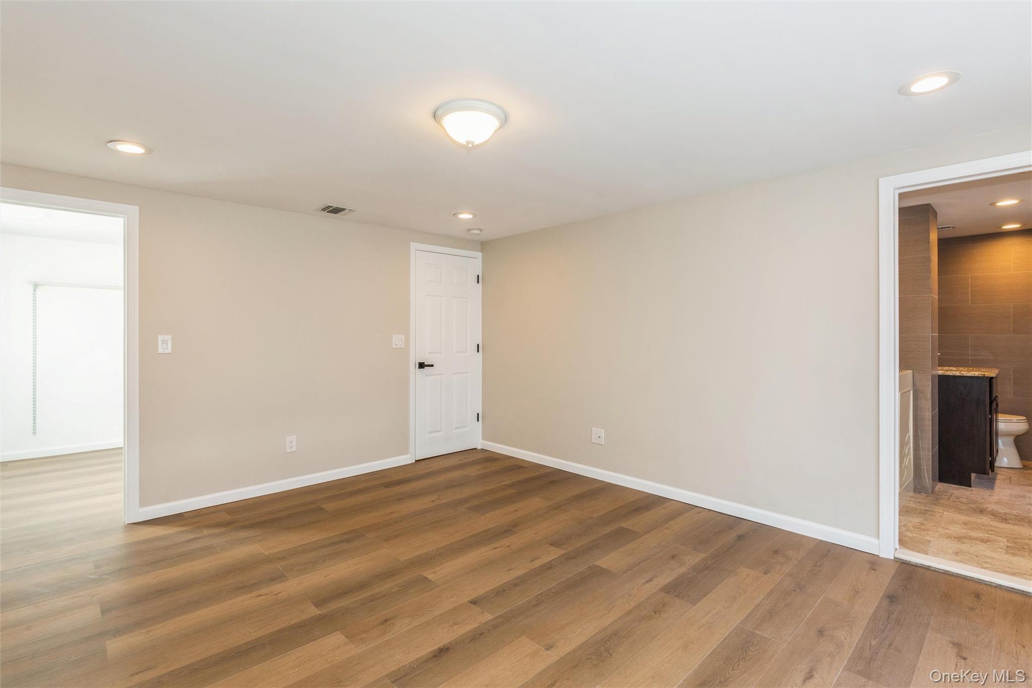 #18 photo, 12 Fowler Lane, सफ़ोक काउंटी Mount Sinai , NY 11766