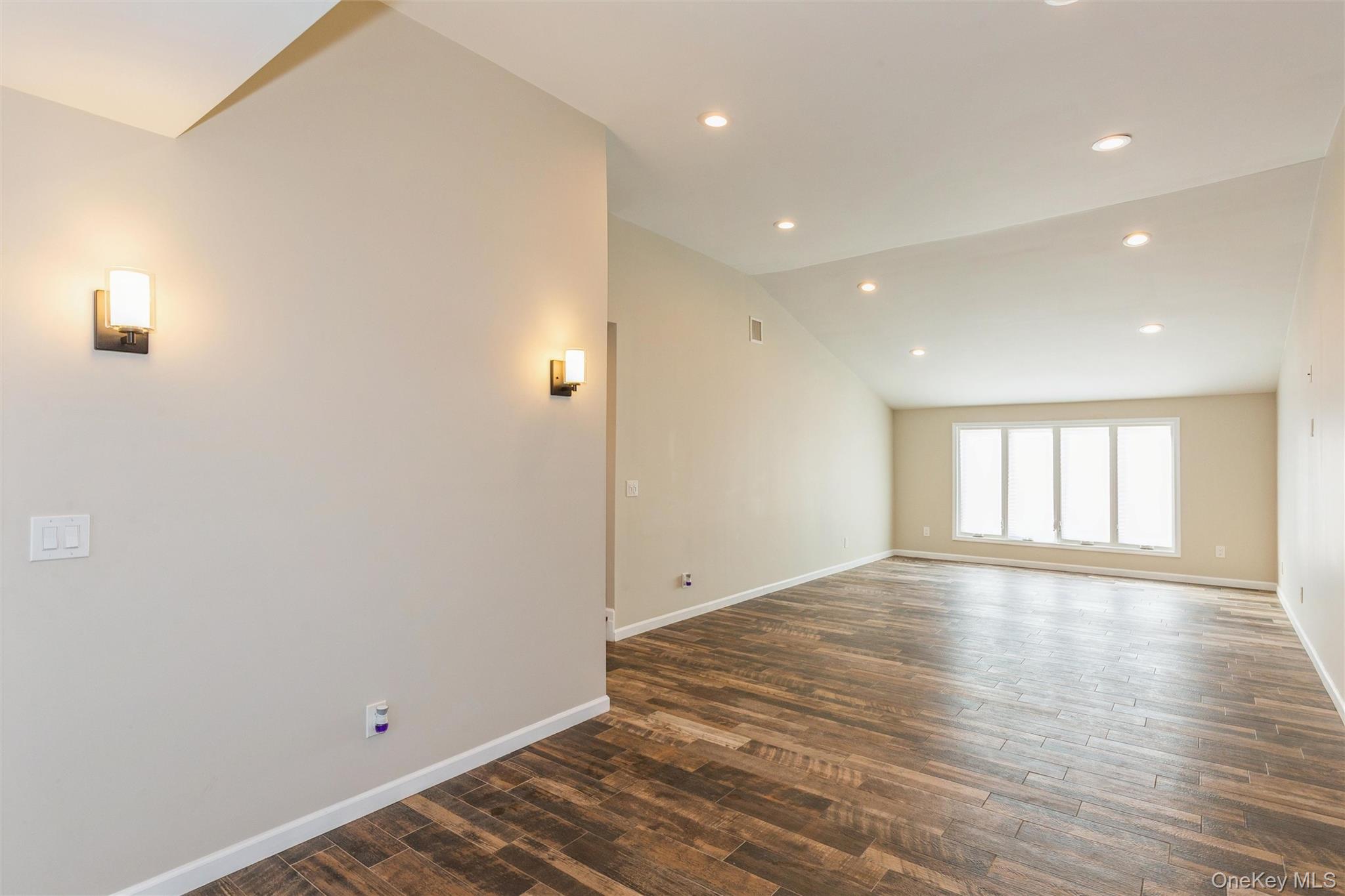 #4 photo, 12 Fowler Lane, सफ़ोक काउंटी Mount Sinai , NY 11766