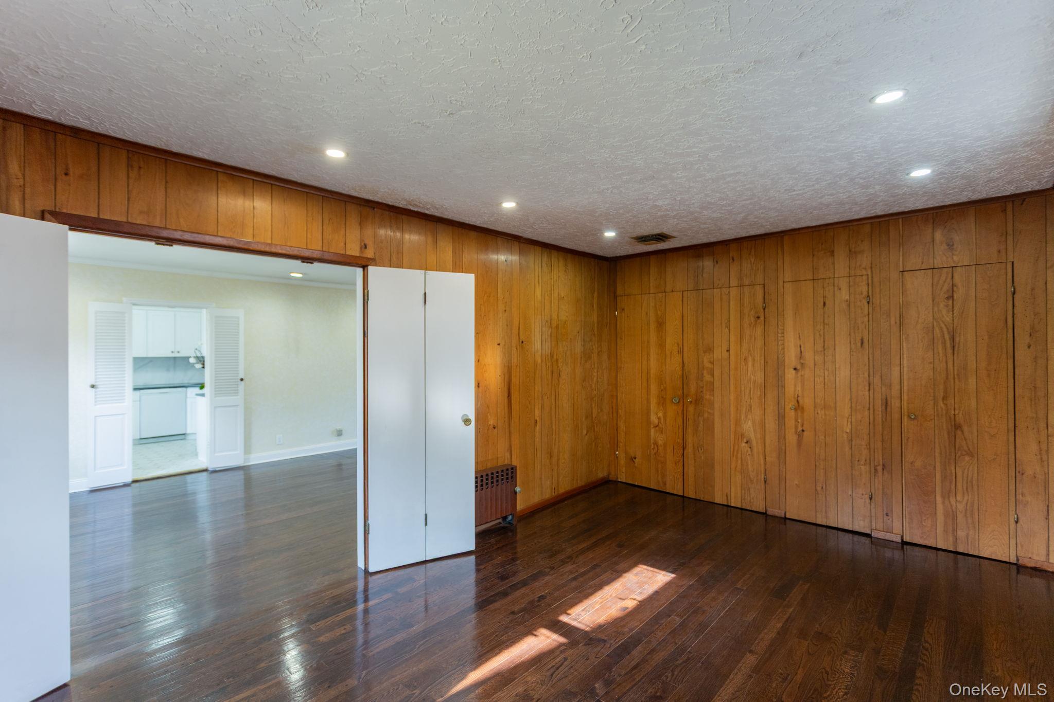 #11 photo, 85-32 213th Street, Hollis Hills , NY 11427