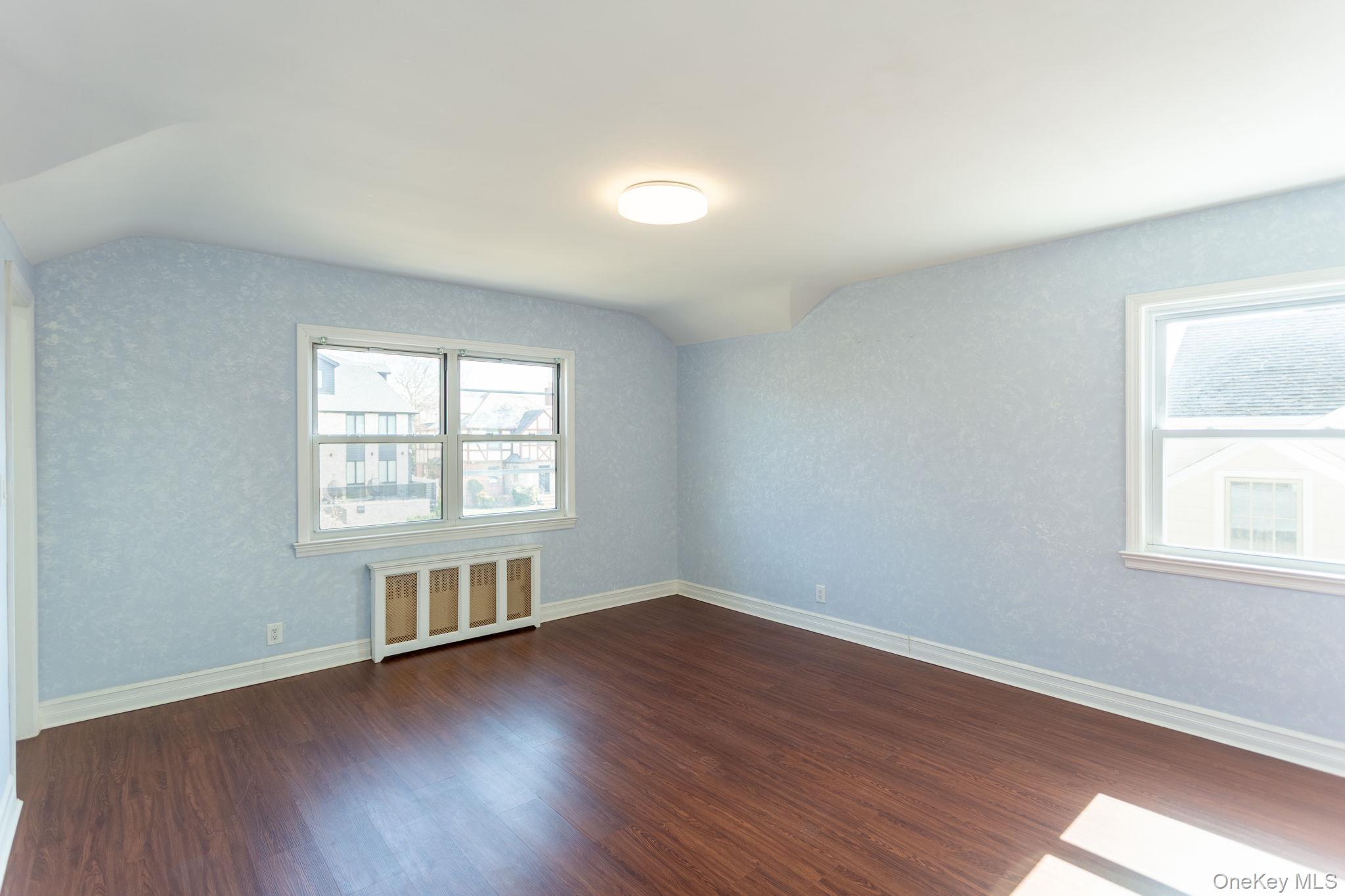 #18 photo, 85-32 213th Street, Hollis Hills , NY 11427