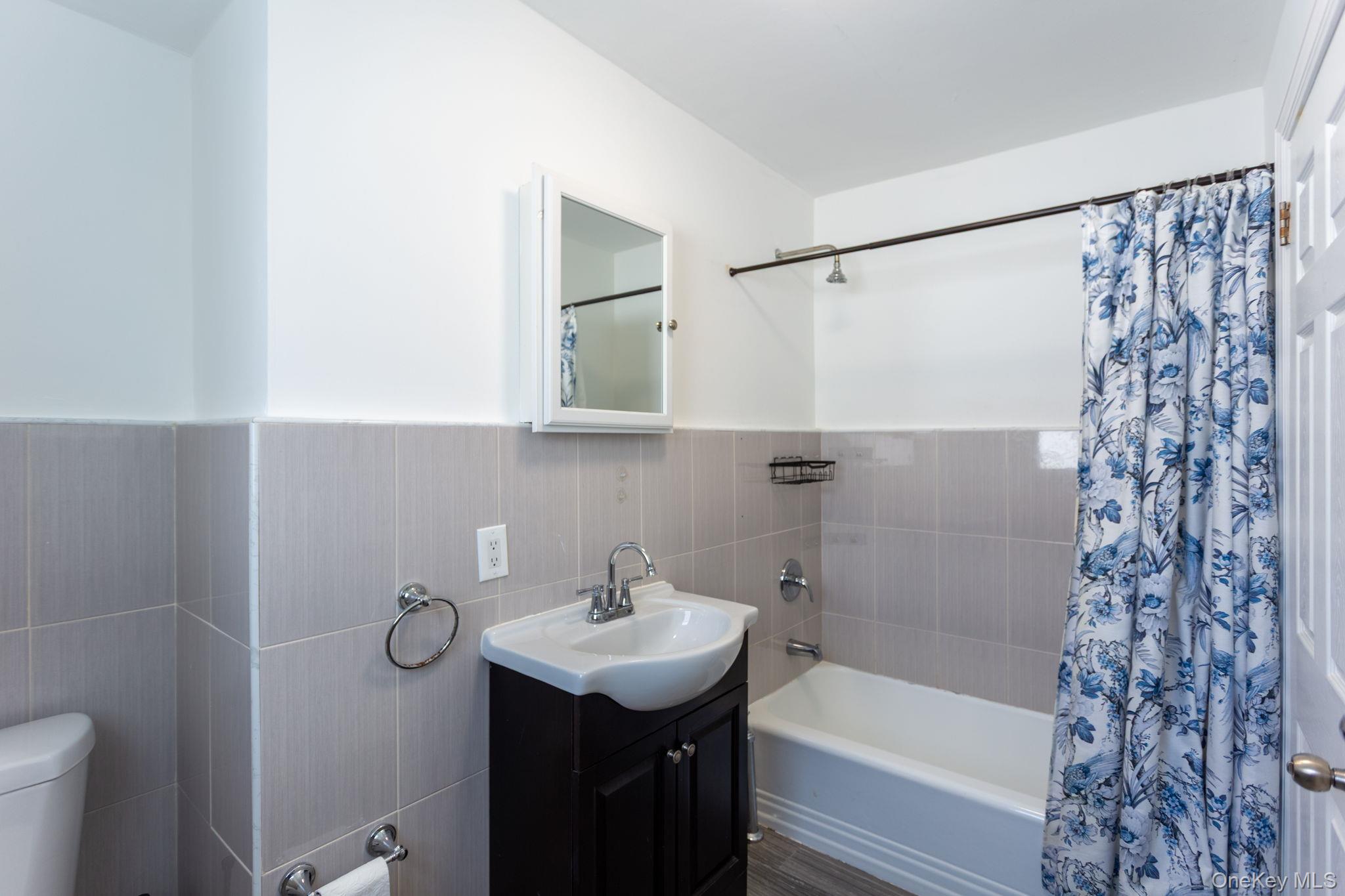 #19 photo, 85-32 213th Street, Hollis Hills , NY 11427