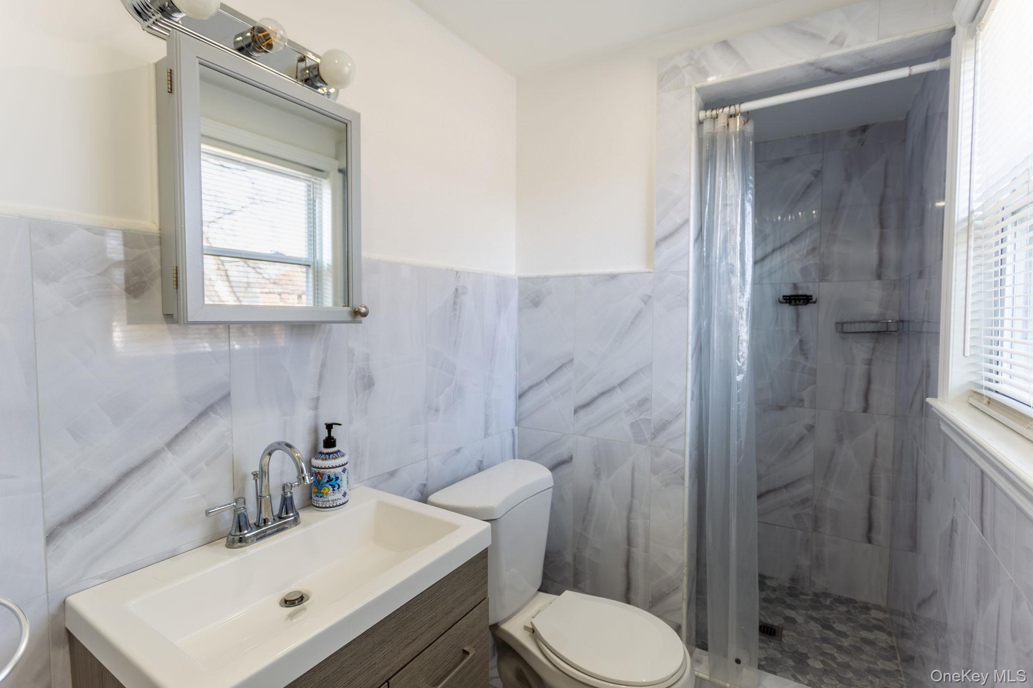 #20 photo, 85-32 213th Street, Hollis Hills , NY 11427