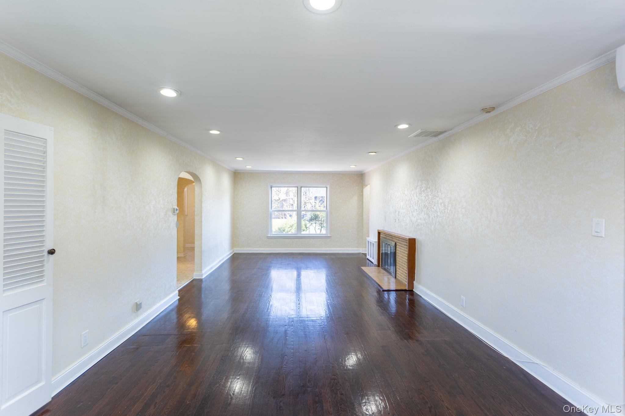 #5 photo, 85-32 213th Street, Hollis Hills , NY 11427