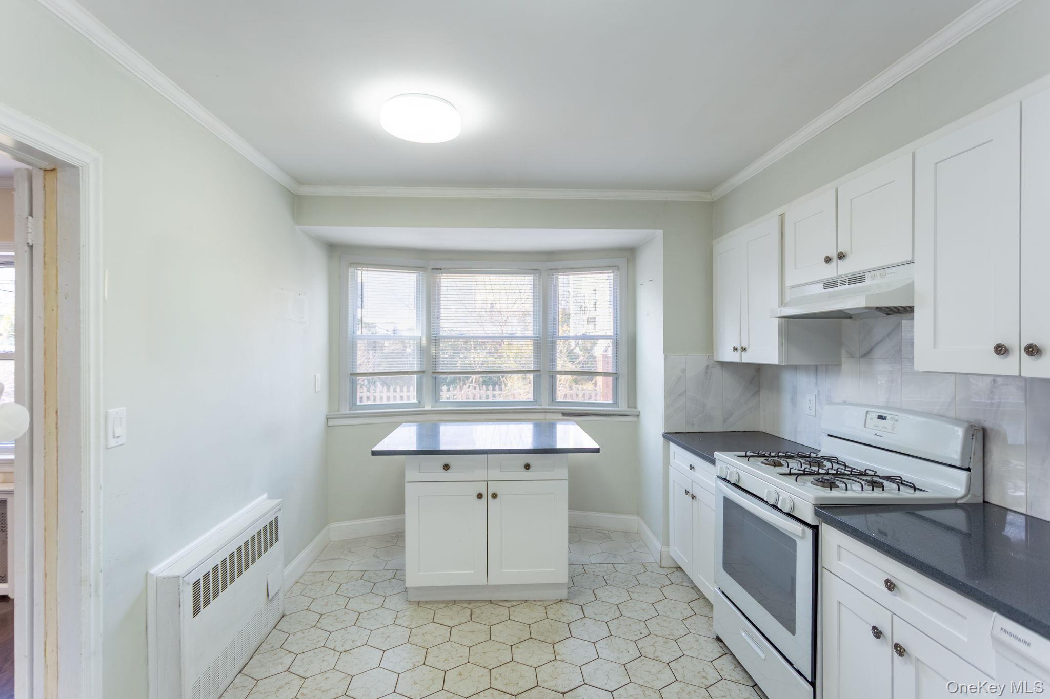 #8 photo, 85-32 213th Street, Hollis Hills , NY 11427