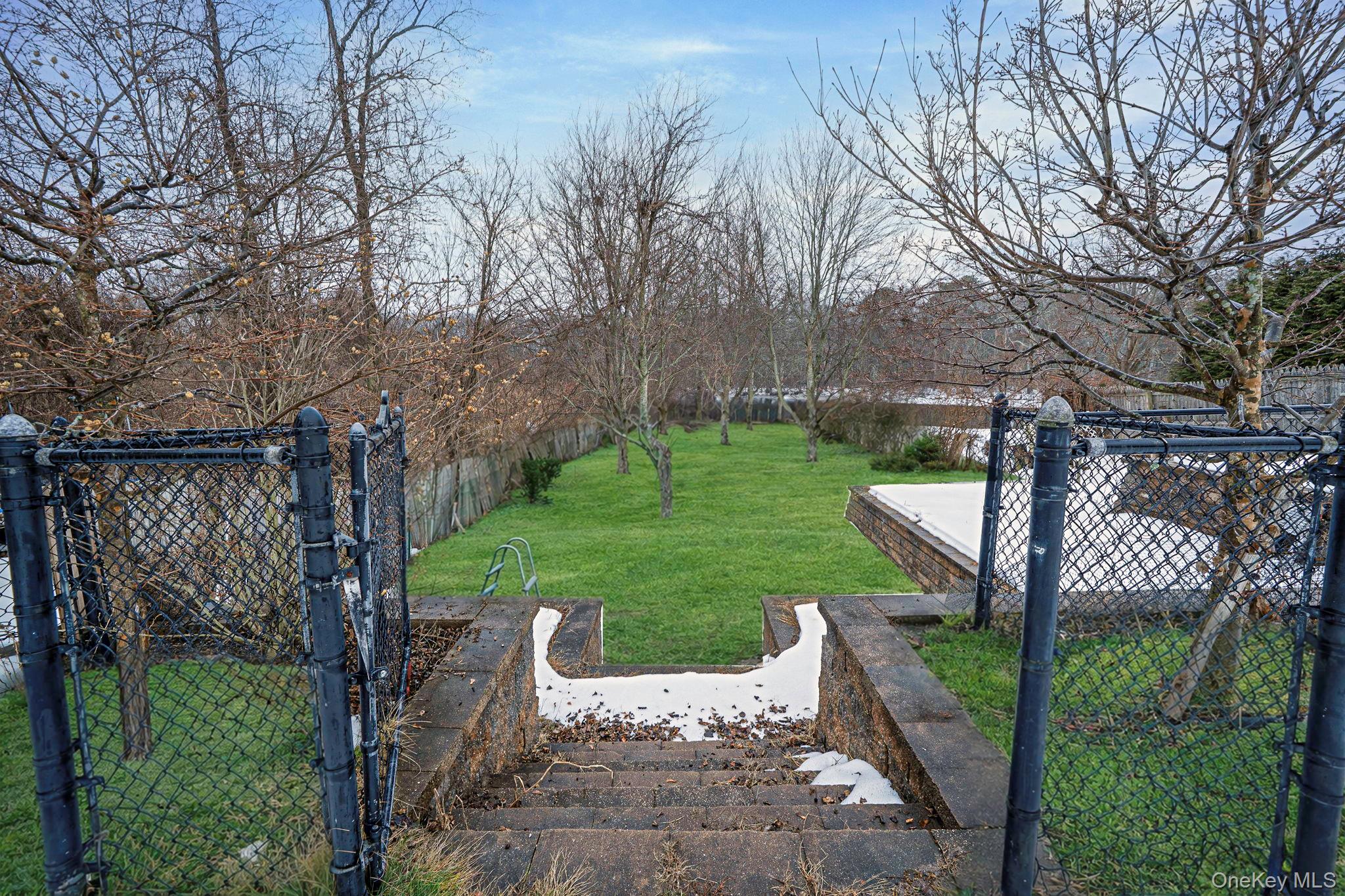 #3 photo, 723 W Main Street, מחוז סאפוק Riverhead , NY 11901