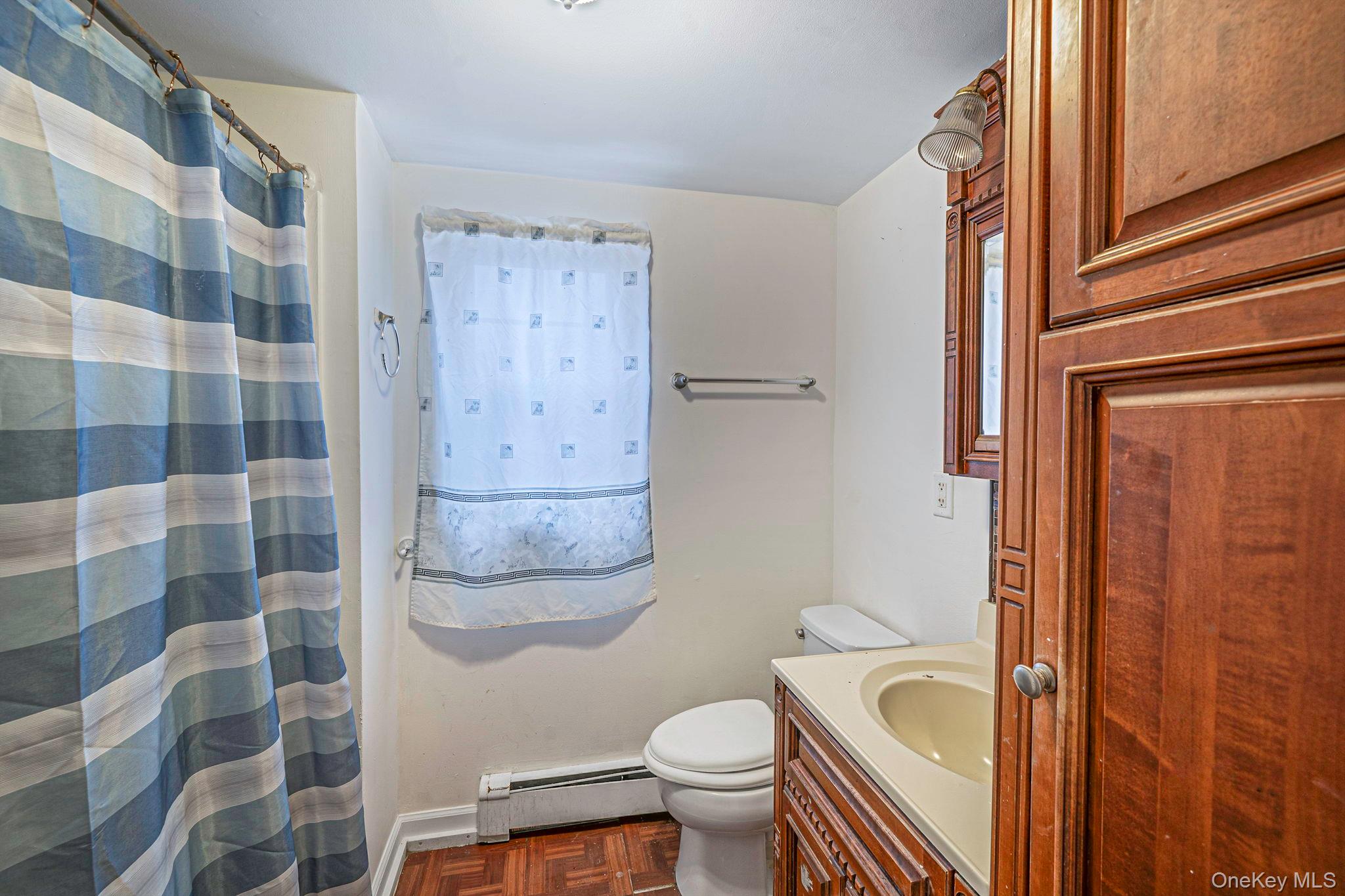 #9 photo, 723 W Main Street, מחוז סאפוק Riverhead , NY 11901