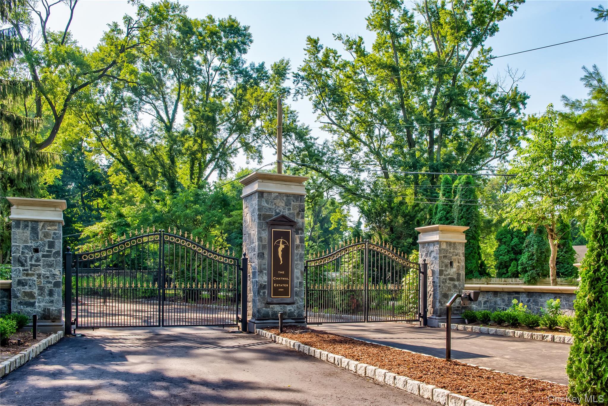 #1 photo, 170 Hegemans Lane, ناسو Old Brookville , NY 11545