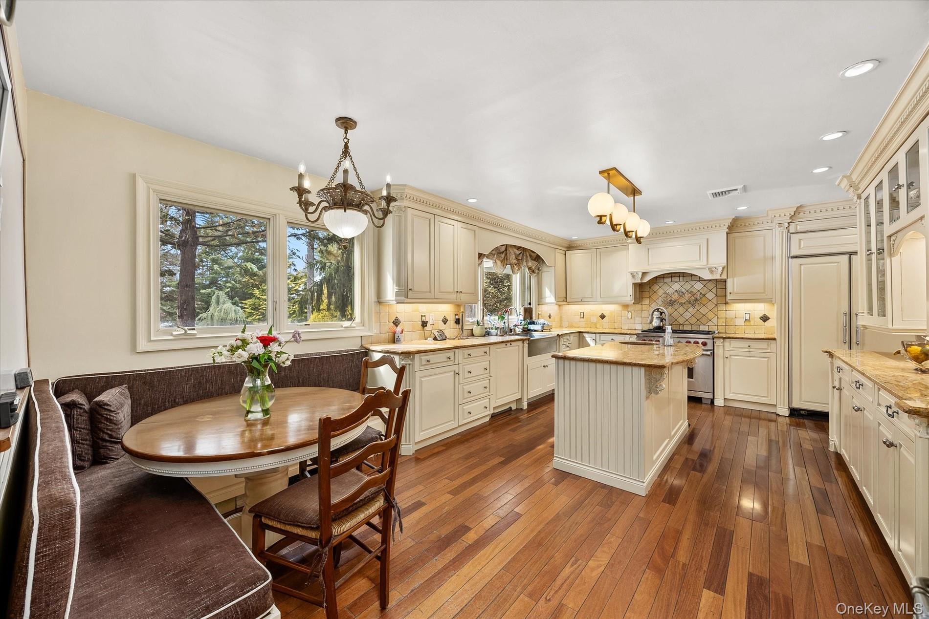 #12 photo, 15 Cricket Lane, Great Neck , NY 11024