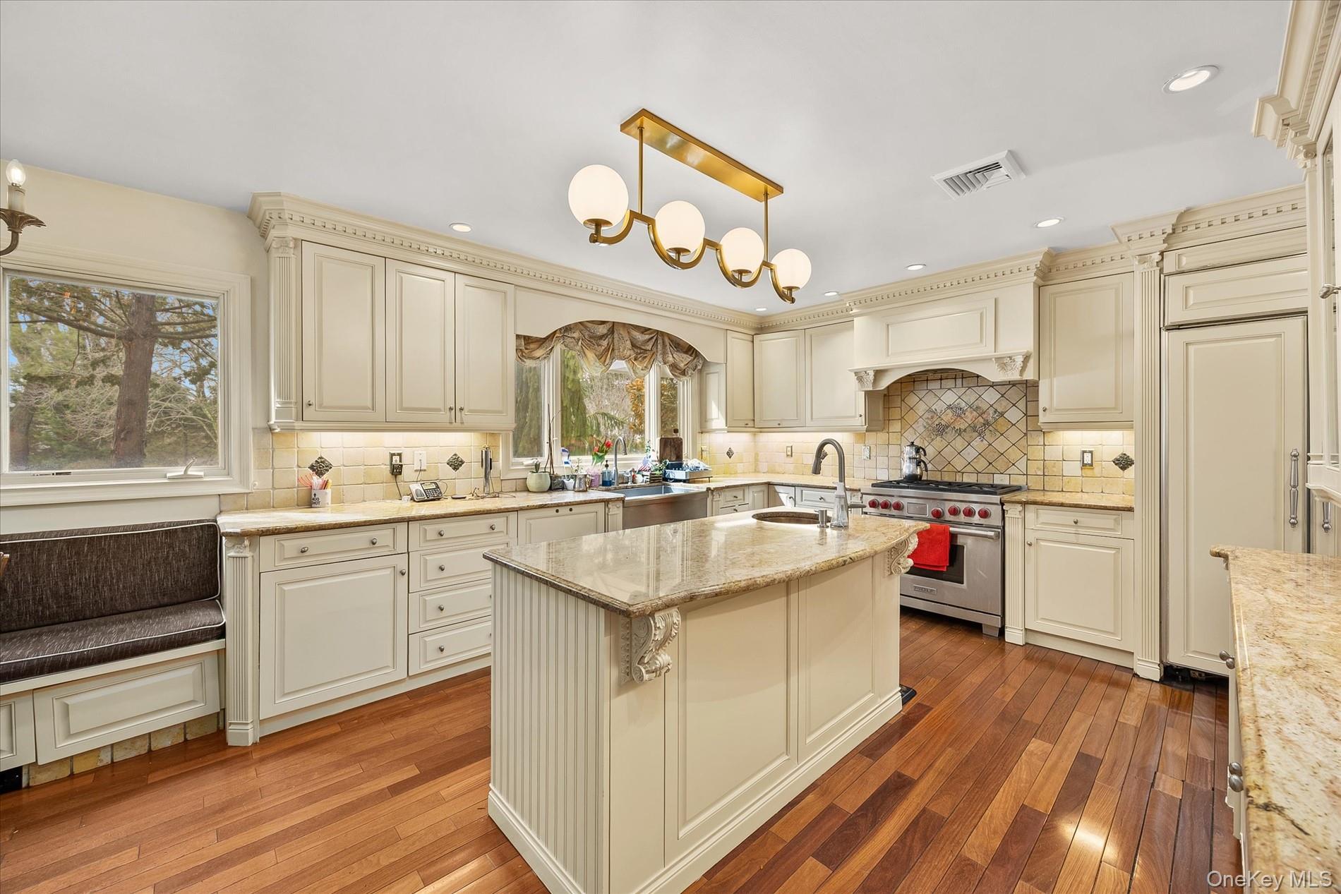 #14 photo, 15 Cricket Lane, Great Neck , NY 11024