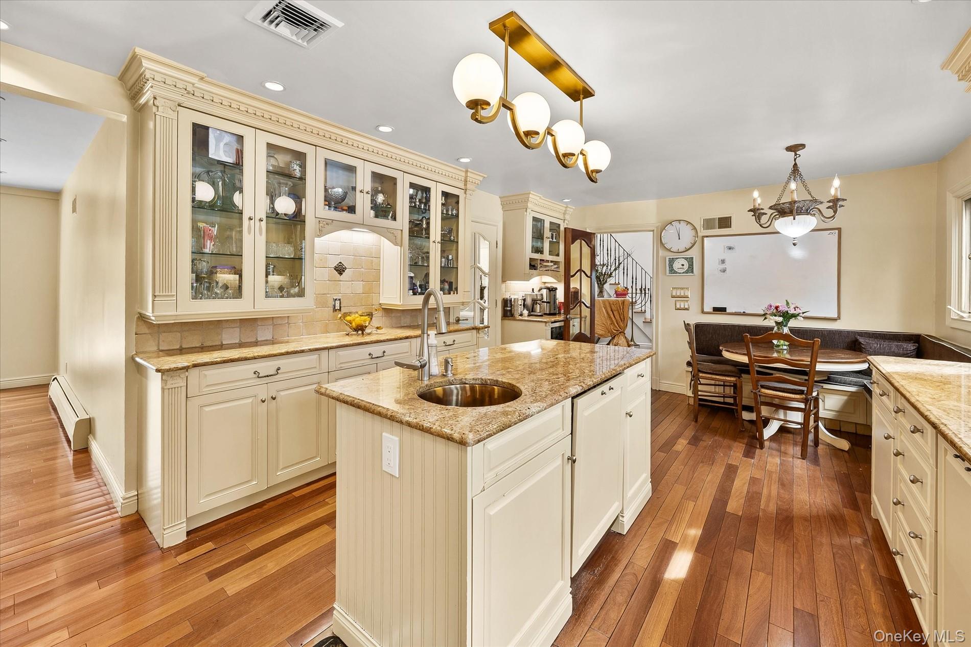 #16 photo, 15 Cricket Lane, Great Neck , NY 11024