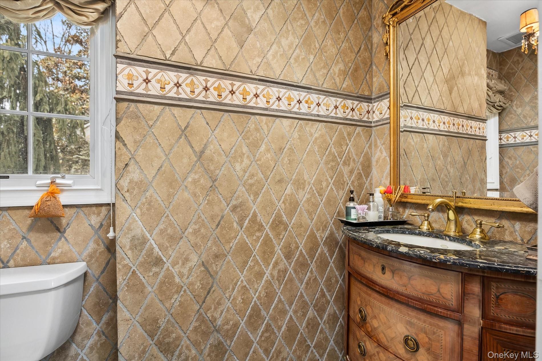 #20 photo, 15 Cricket Lane, Great Neck , NY 11024