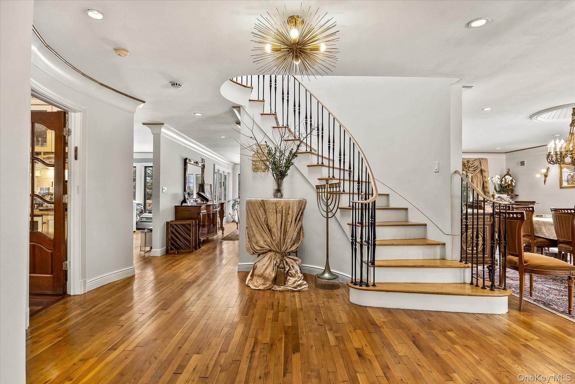 #3 photo, 15 Cricket Lane, Great Neck , NY 11024