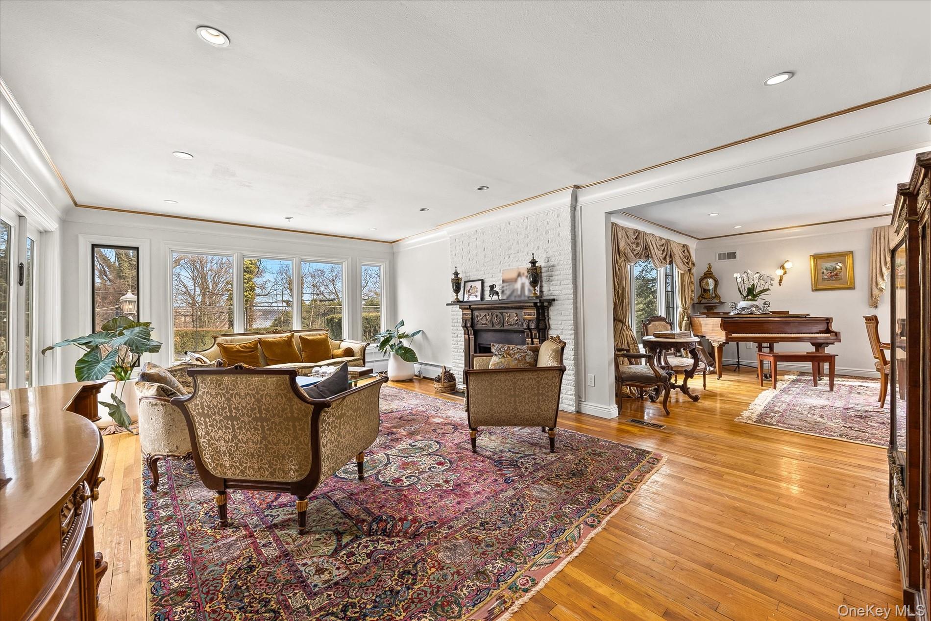 #9 photo, 15 Cricket Lane, Great Neck , NY 11024