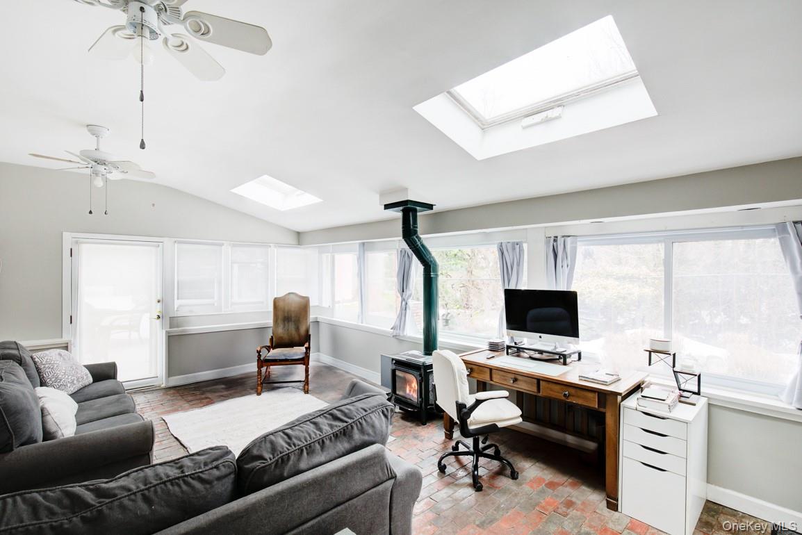 #13 photo, 43 Carnegie Avenue, מחוז סאפוק Huntington , NY 11743