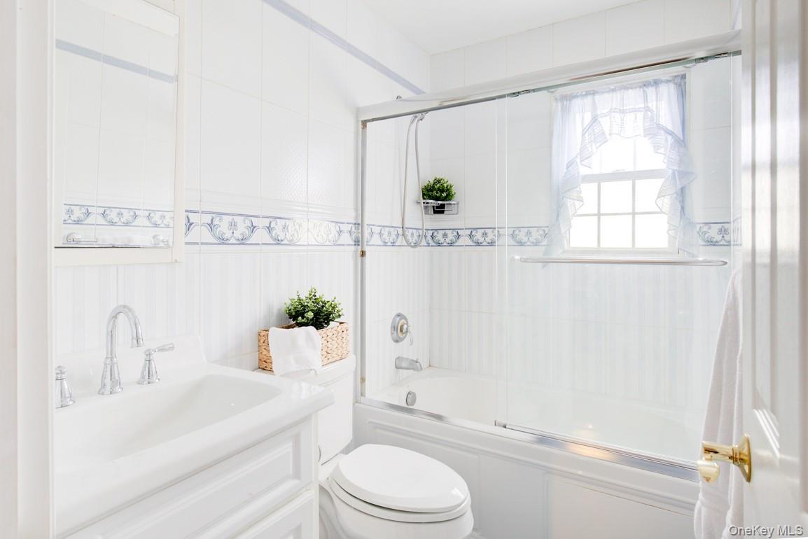 #19 photo, 43 Carnegie Avenue, מחוז סאפוק Huntington , NY 11743