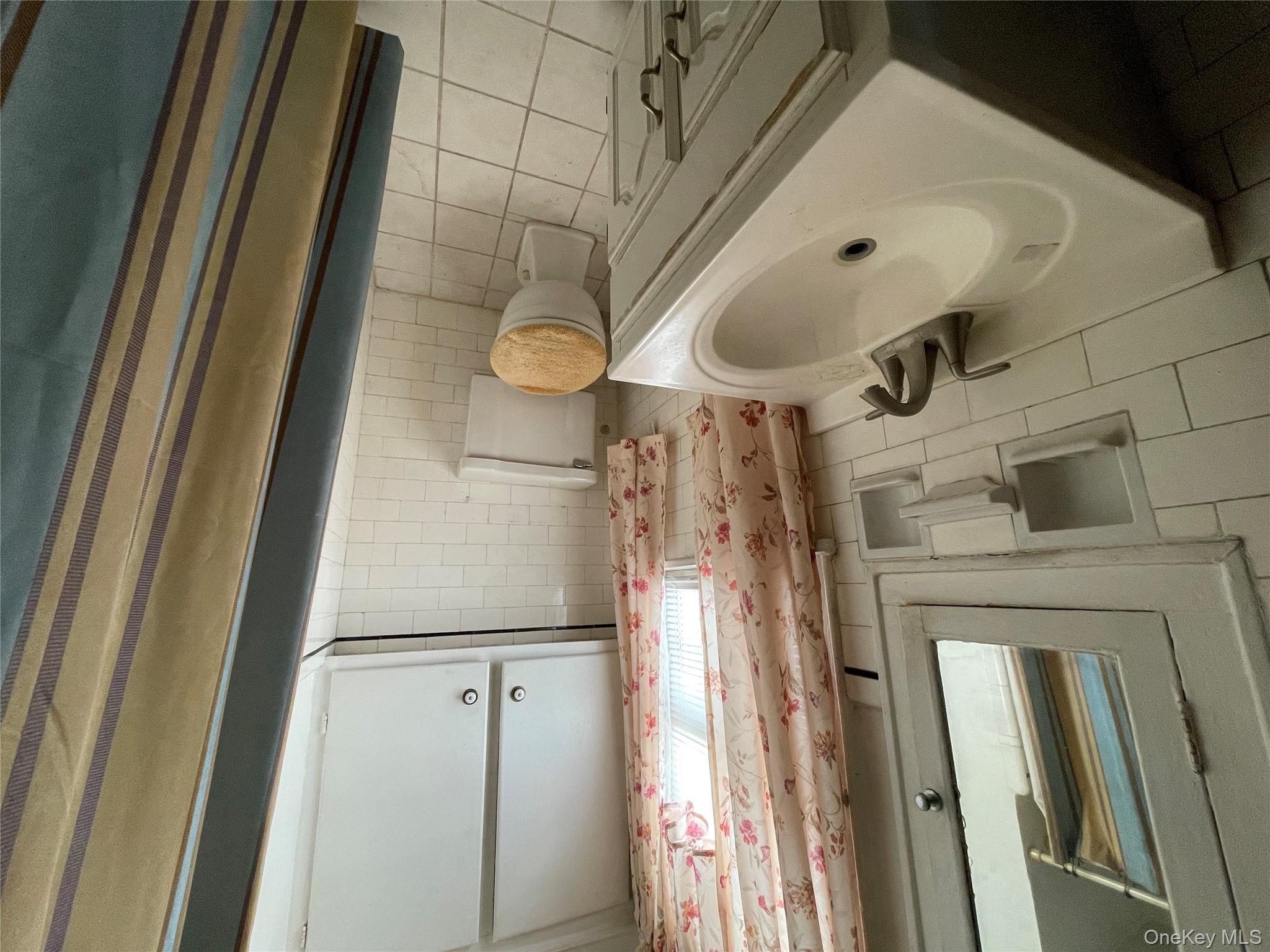 #13 photo, 30 Putnam Avenue, Lynbrook , NY 11563