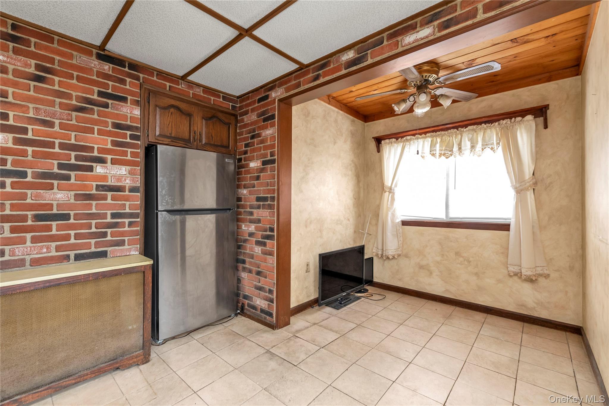 #9 photo, 30 Putnam Avenue, Lynbrook , NY 11563