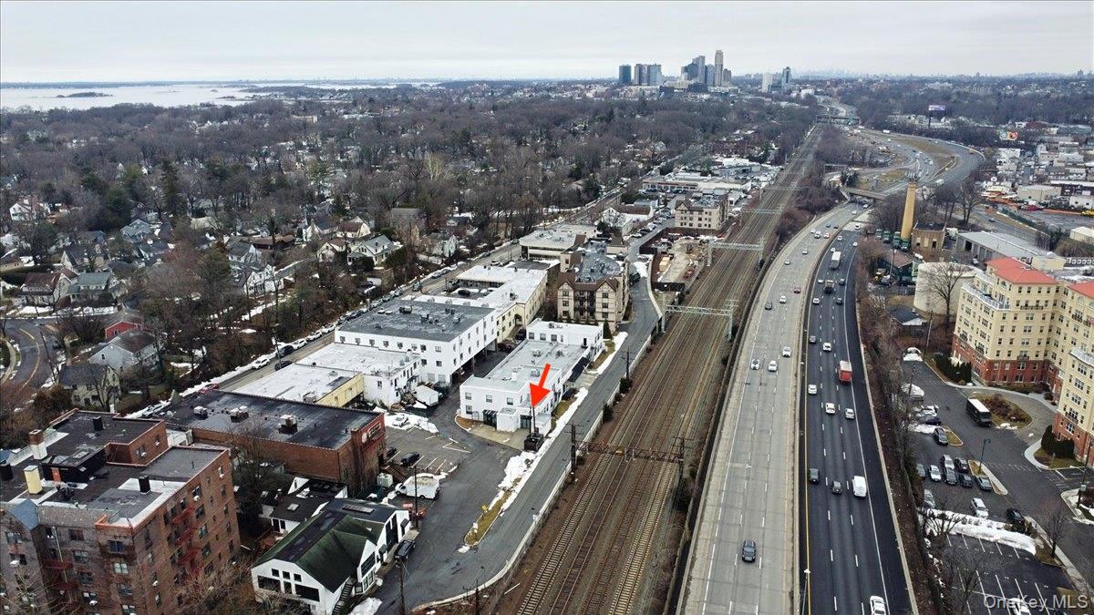 #13 photo, 20 North Avenue, Larchmont , NY 10538