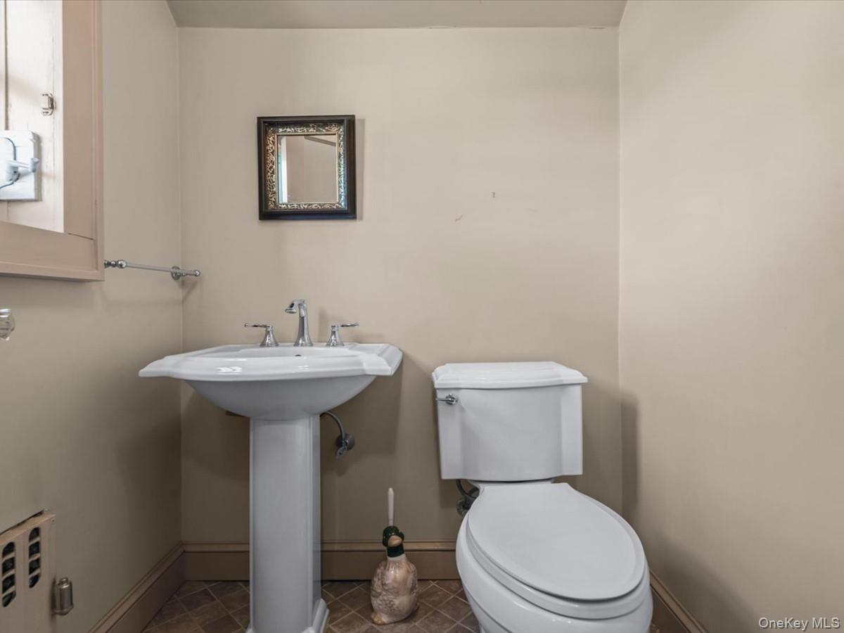 #14 photo, 109 Wickham Road, Garden City , NY 11530